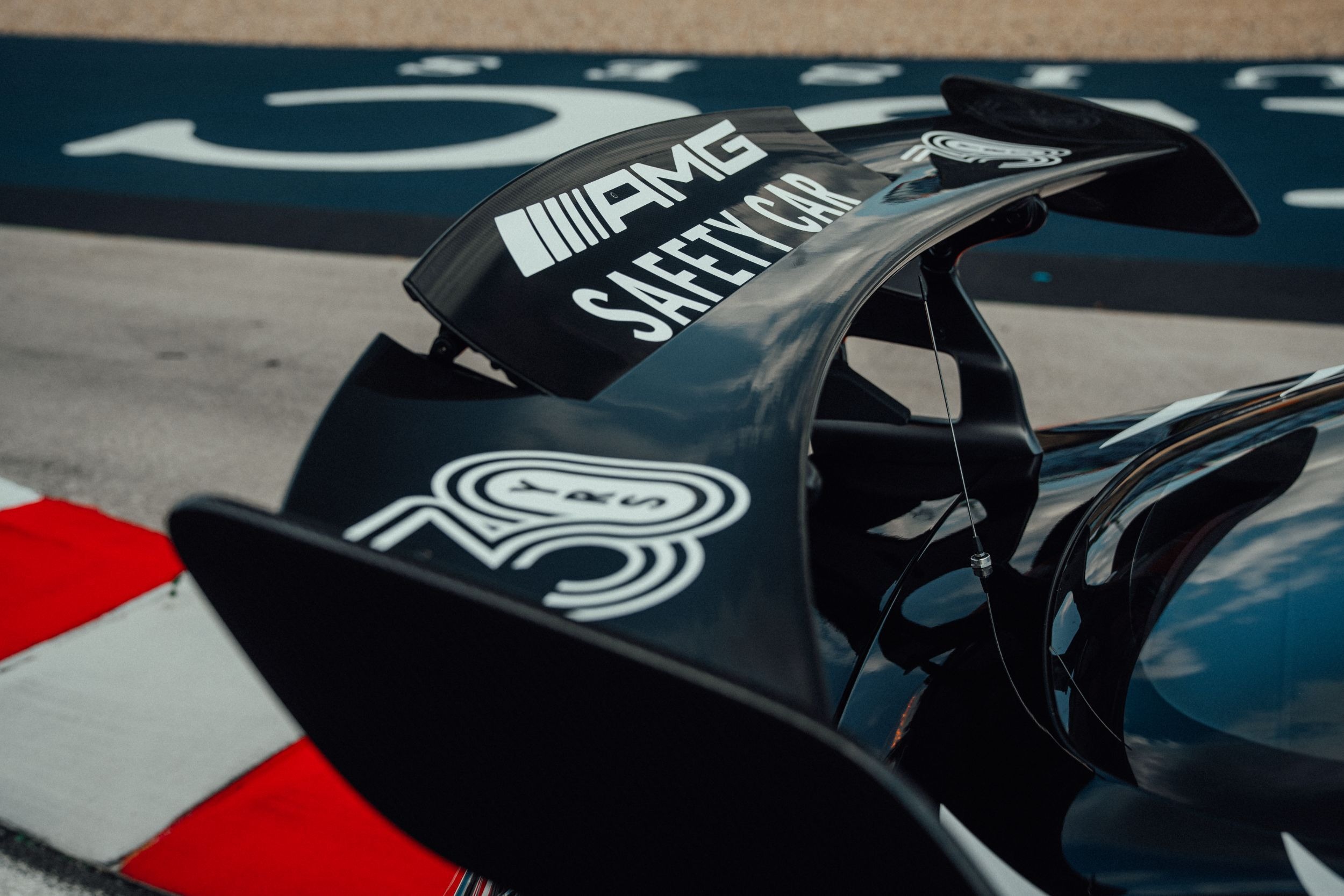 Mercedes-AMG GT 63 Pro 4Matic+ F1 Safety Car 2026 (14)