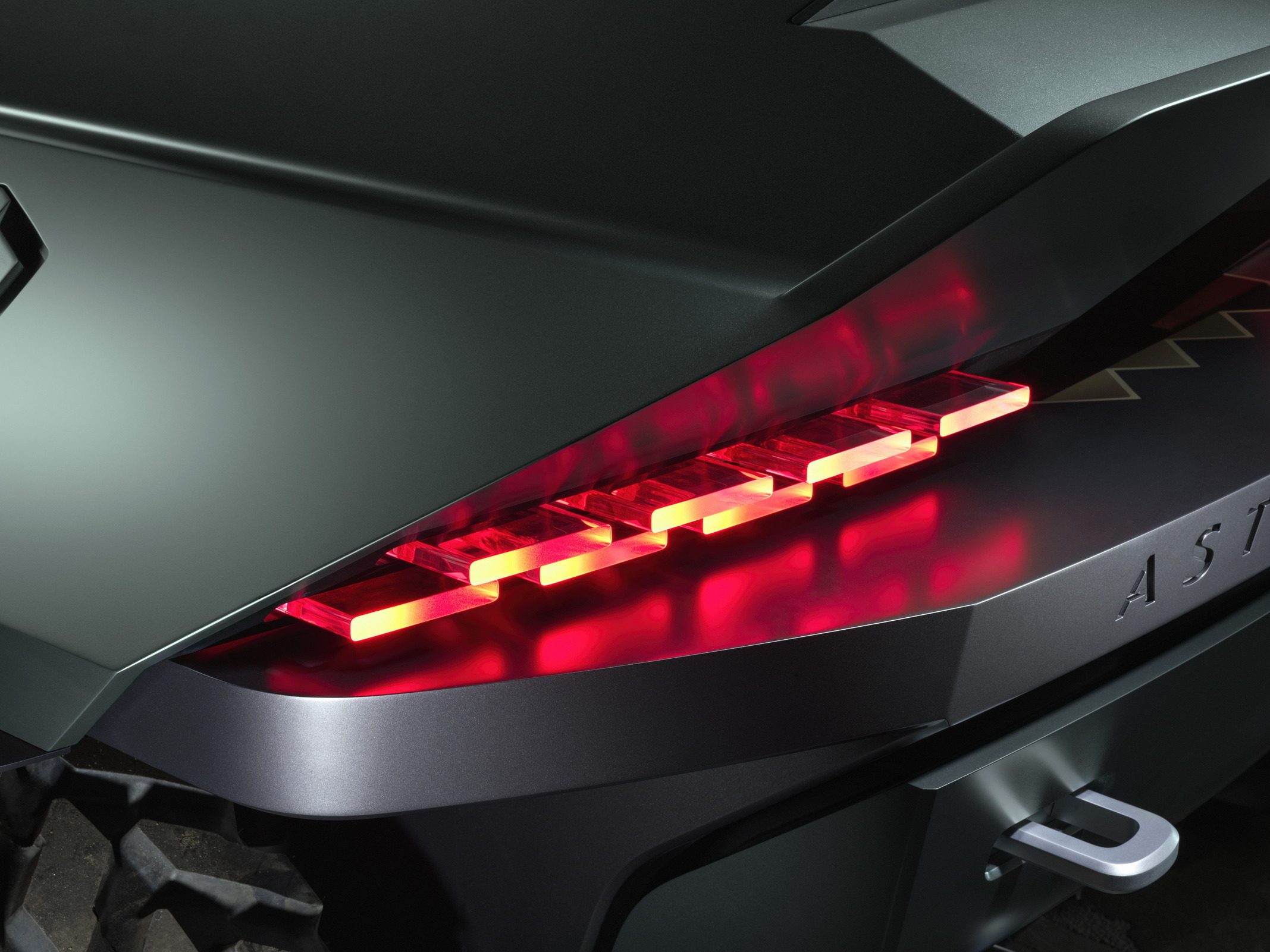 AstonMartin-Dreadnought_07
