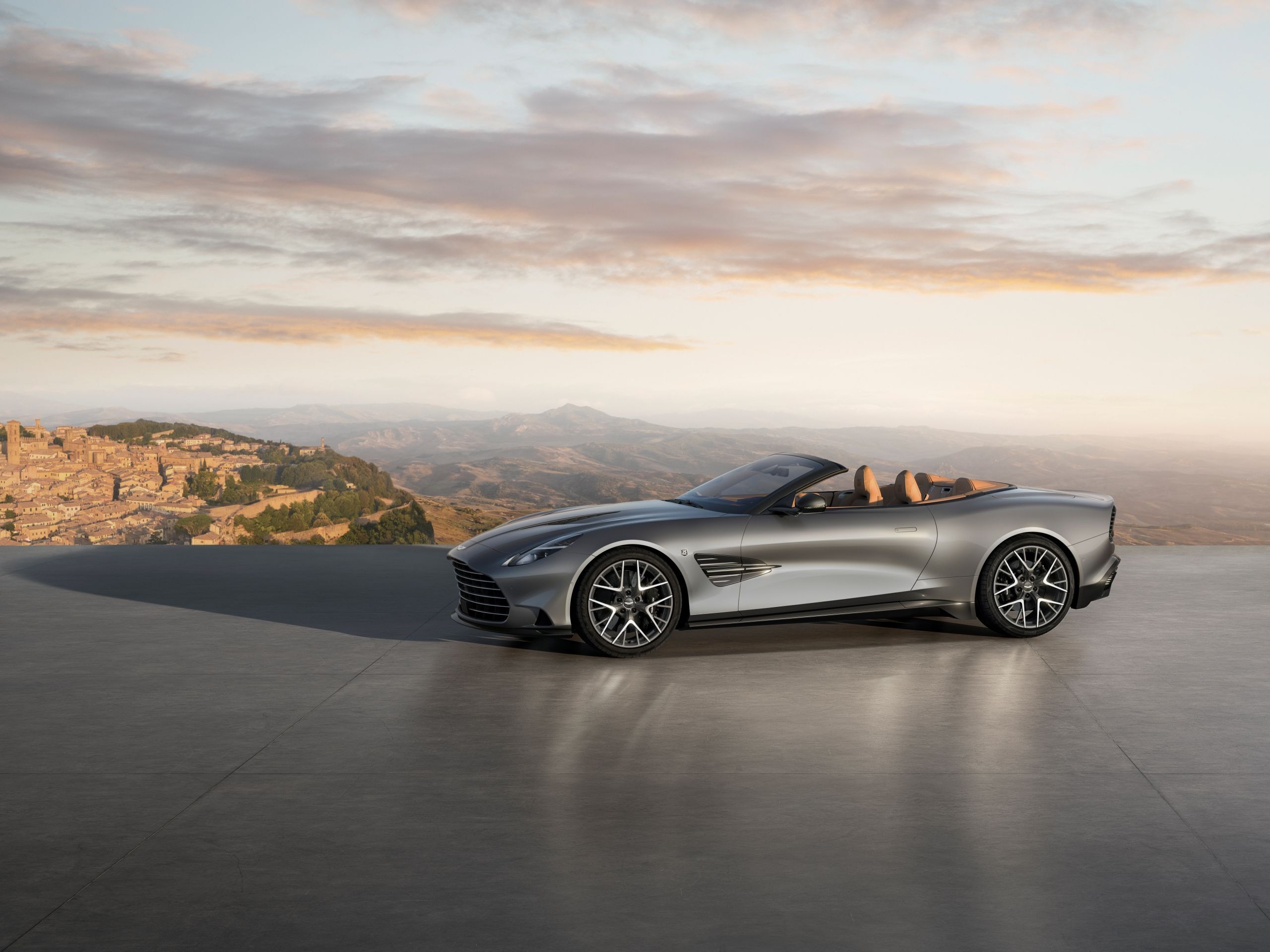 Aston Martin Vanquish 25 New - 05