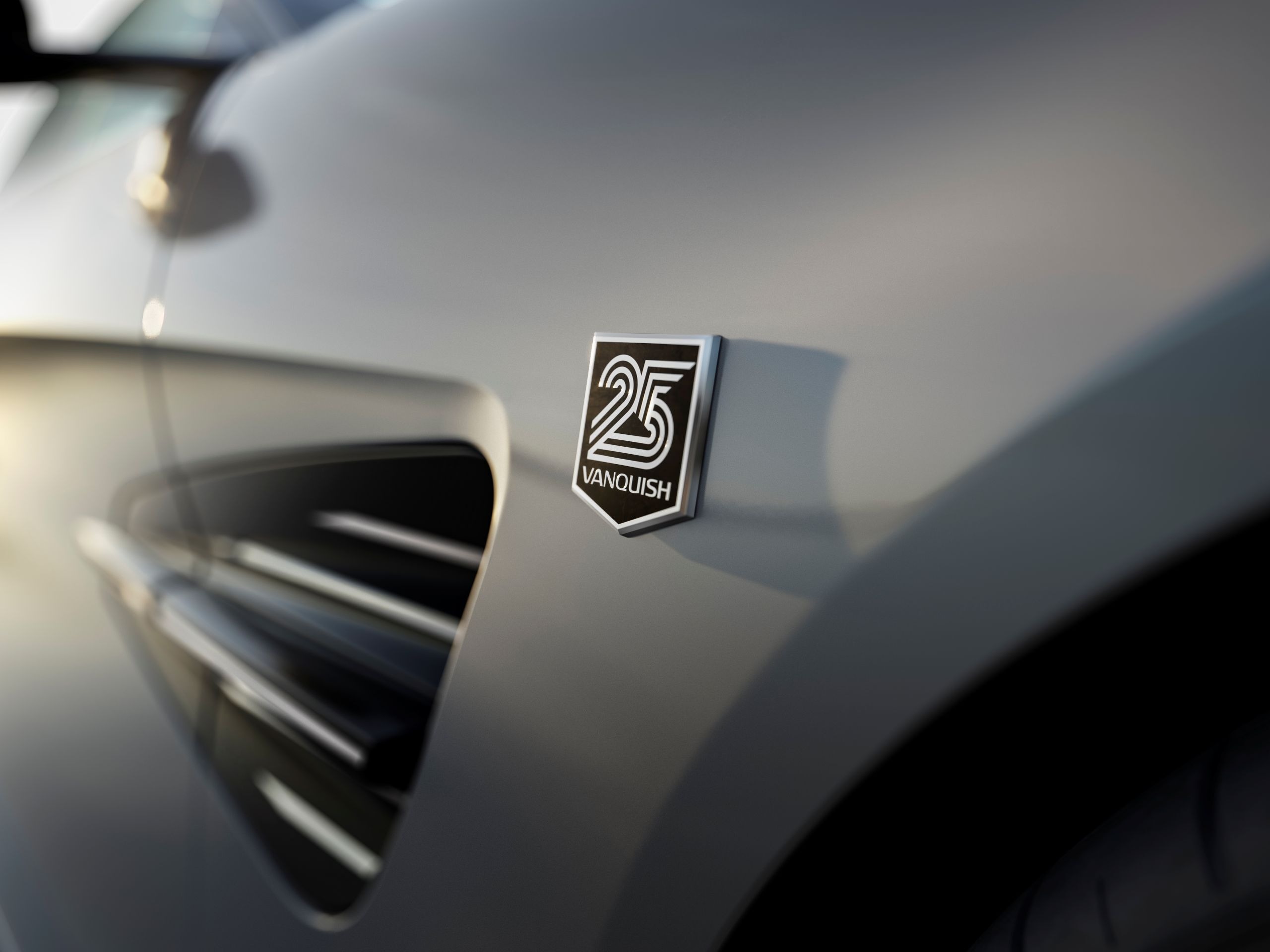 Aston Martin Vanquish 25 New - 06