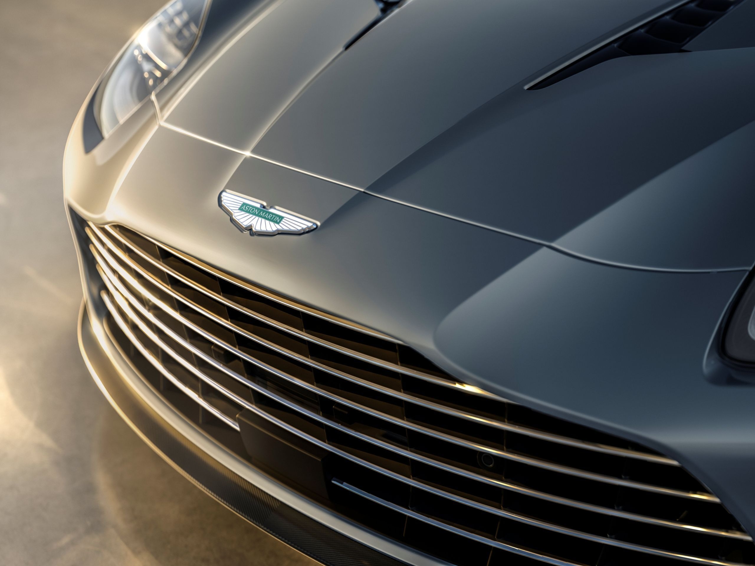 Aston Martin Vanquish 25 New - 09