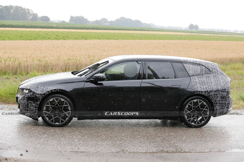 BMW i3 Touring spy shots 00010