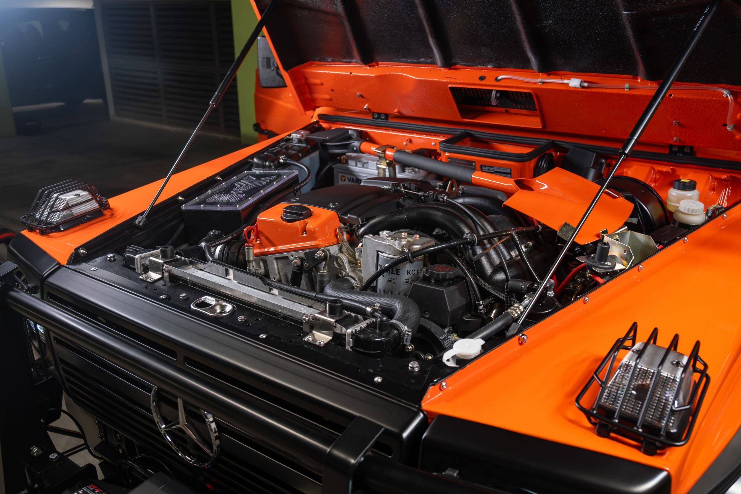 Mercedes G-Wagen Magma Orange - 01