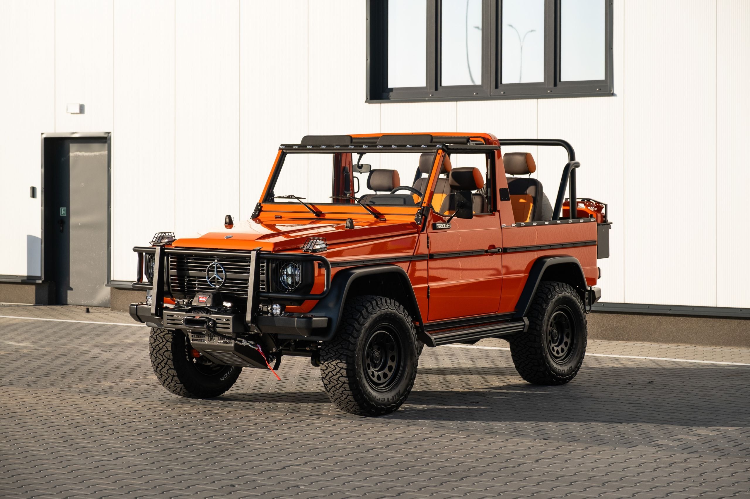 Mercedes G-Wagen Magma Orange - 13