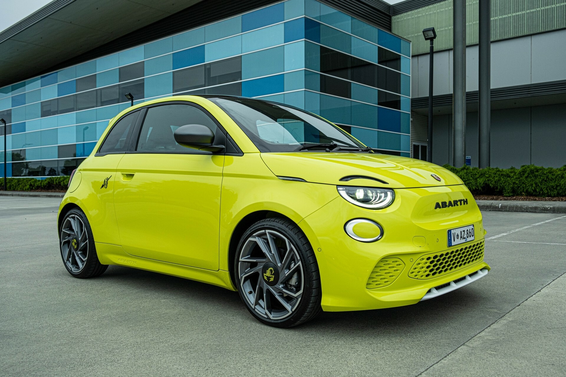 Abarth 500e Review - 10