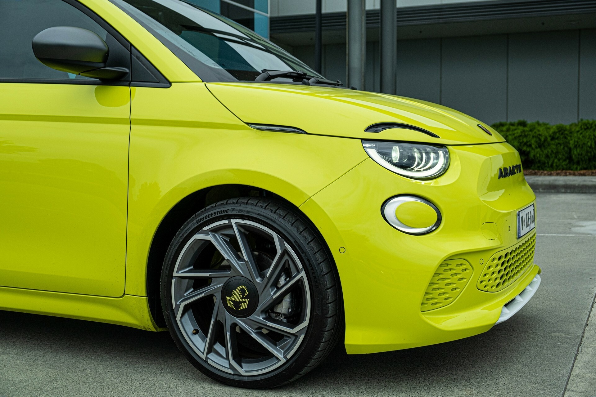 Abarth 500e Review - 12