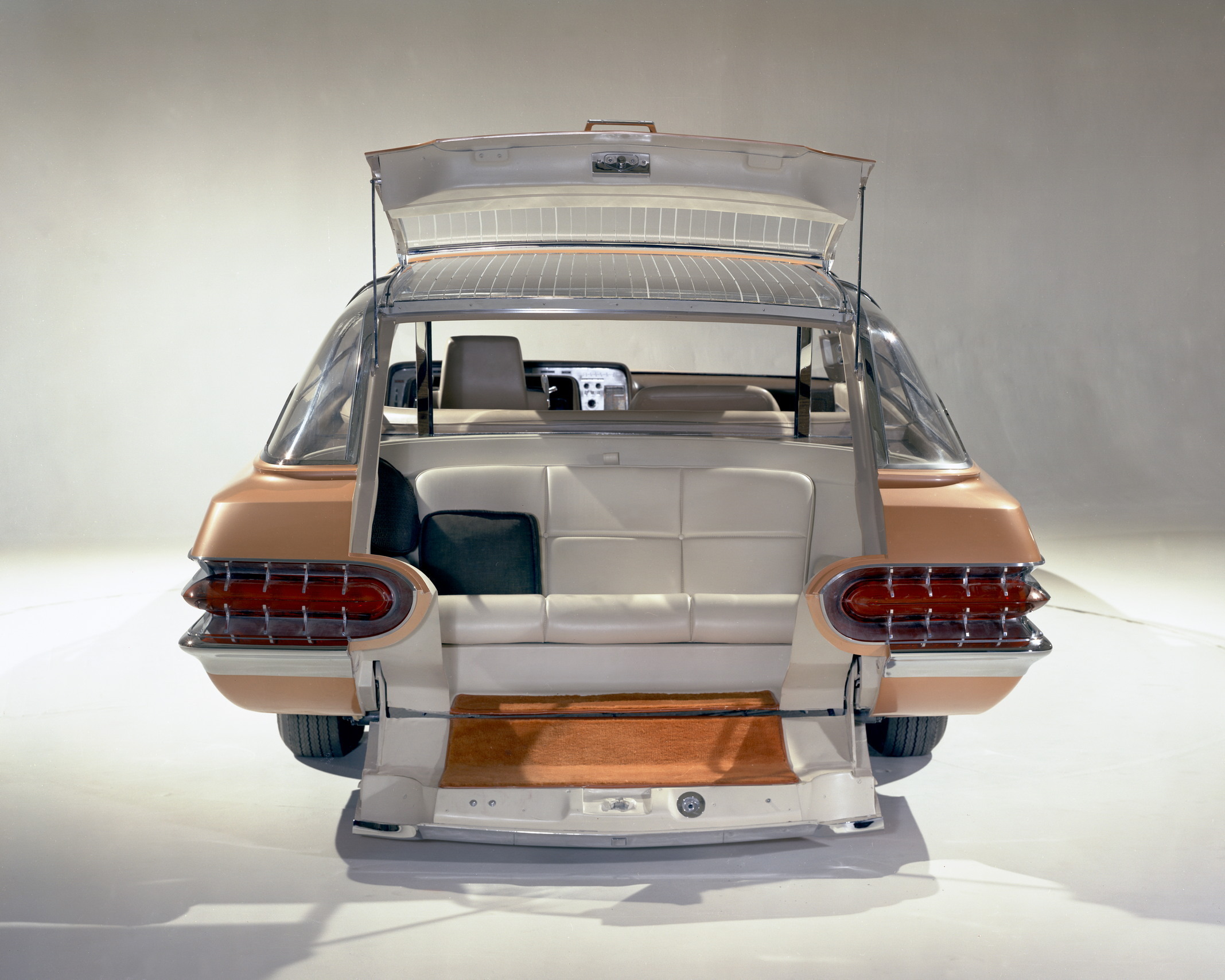 1964_Ford_Aurora_concept_car_5_190