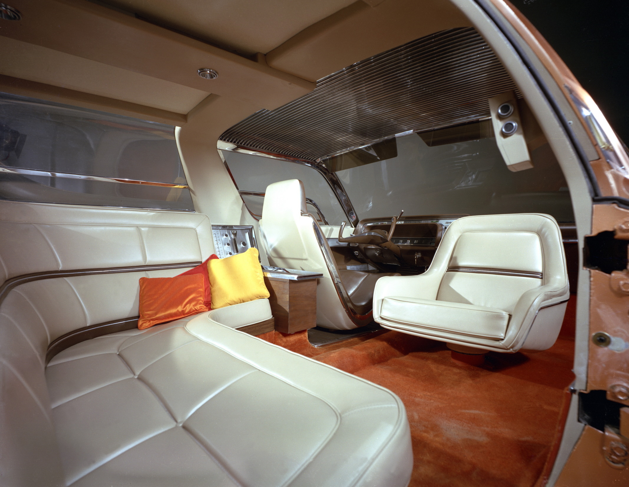 1964_Ford_Aurora_concept_car_interior_189