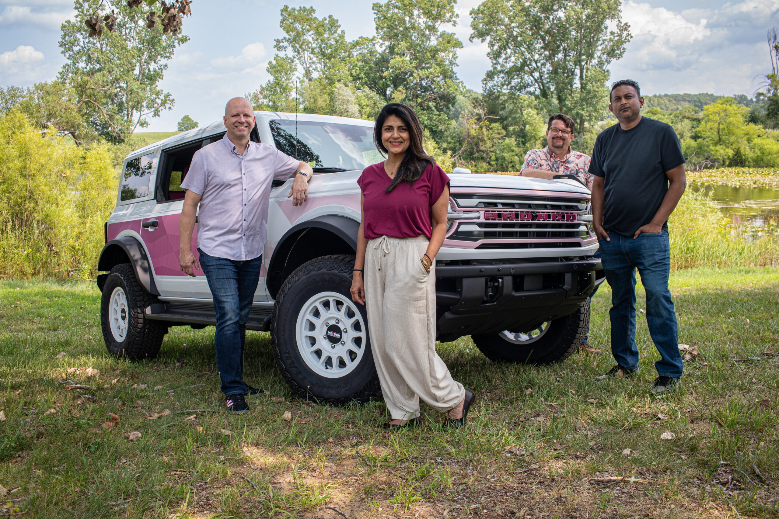 Custom_Garage_Ford_Bronco_Desert_Rising_10_90