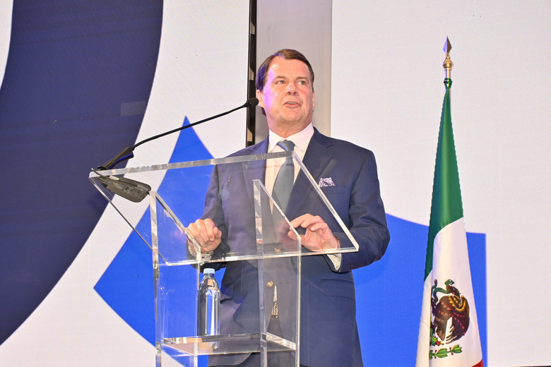 Jim_Farley_Mexico_100