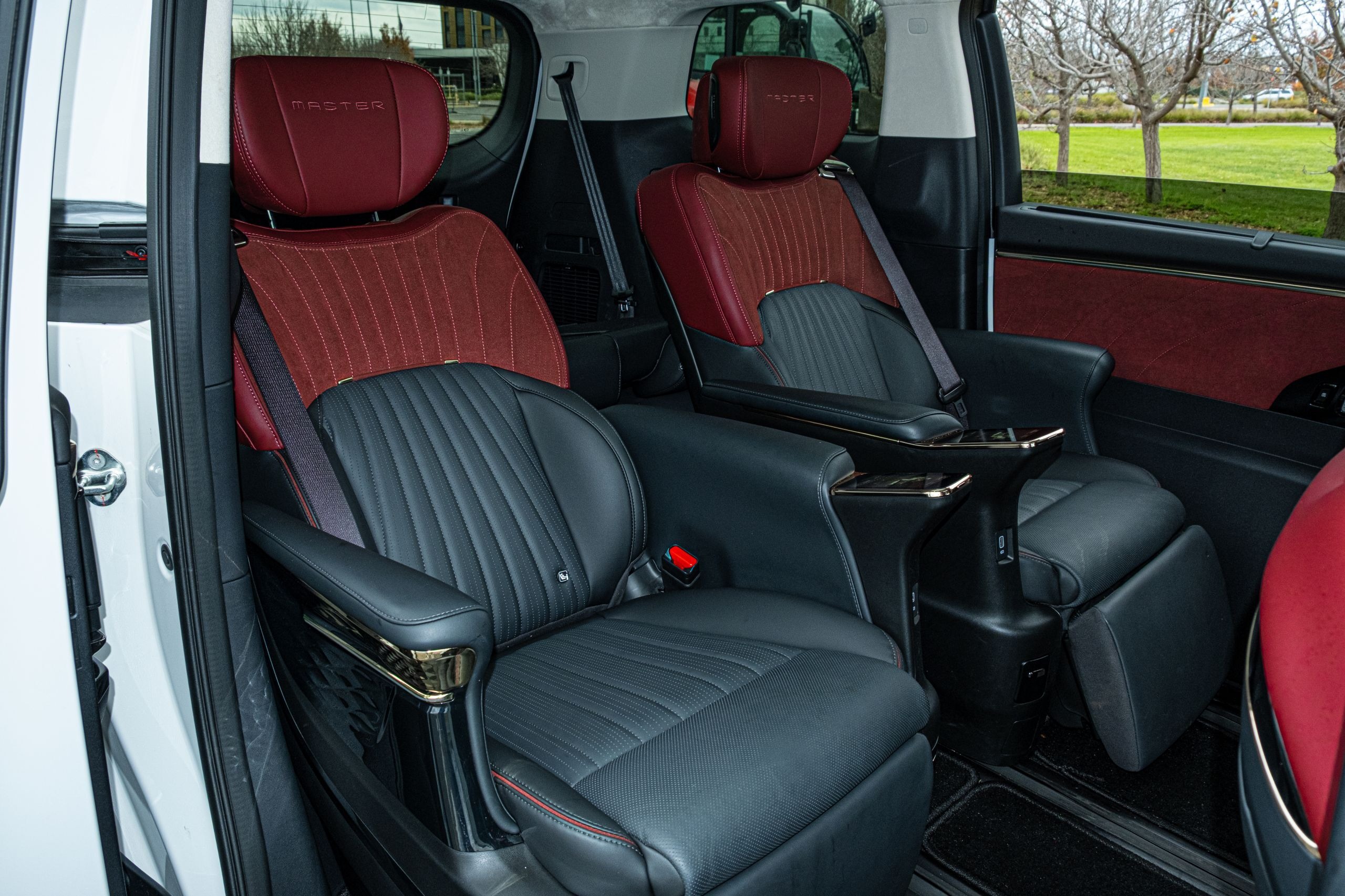 GAC M8 PHEV Review - 48