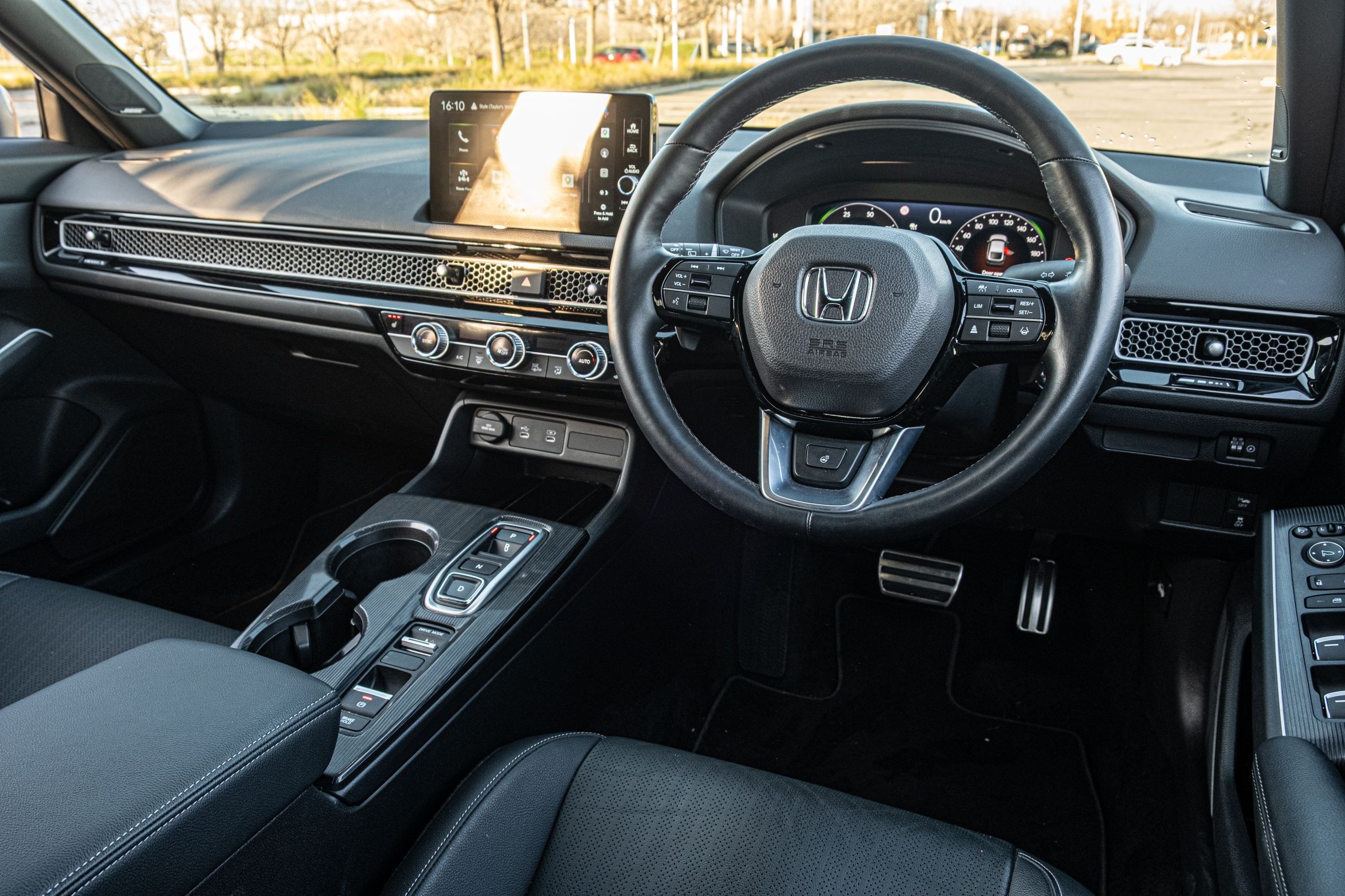 Honda Civic e HEV LX Review - 36