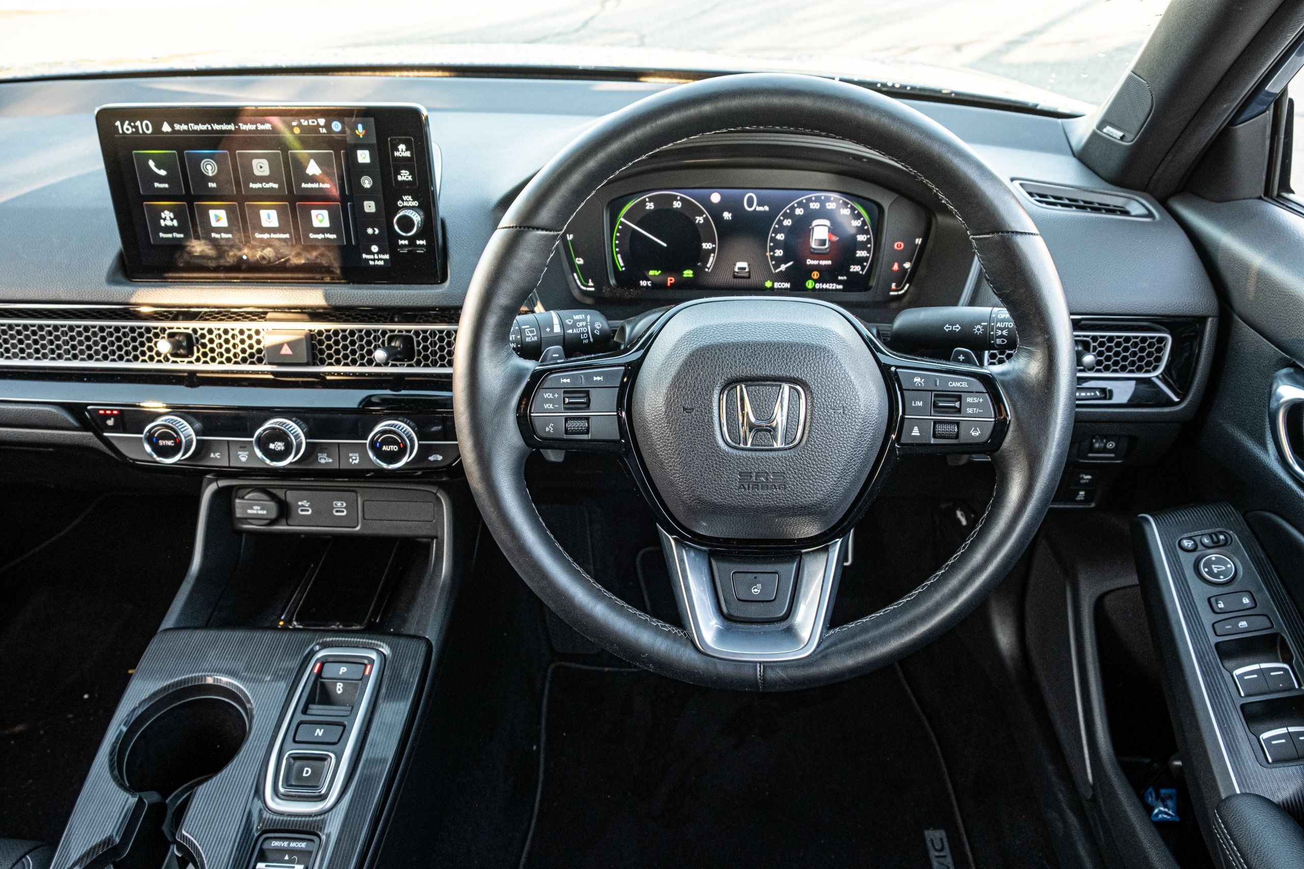 Honda Civic e HEV LX Review - 38