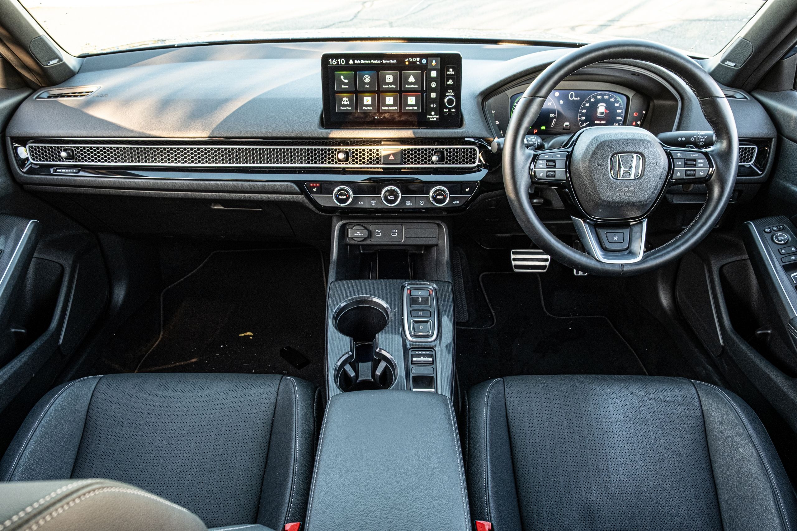 Honda Civic e HEV LX Review - 40