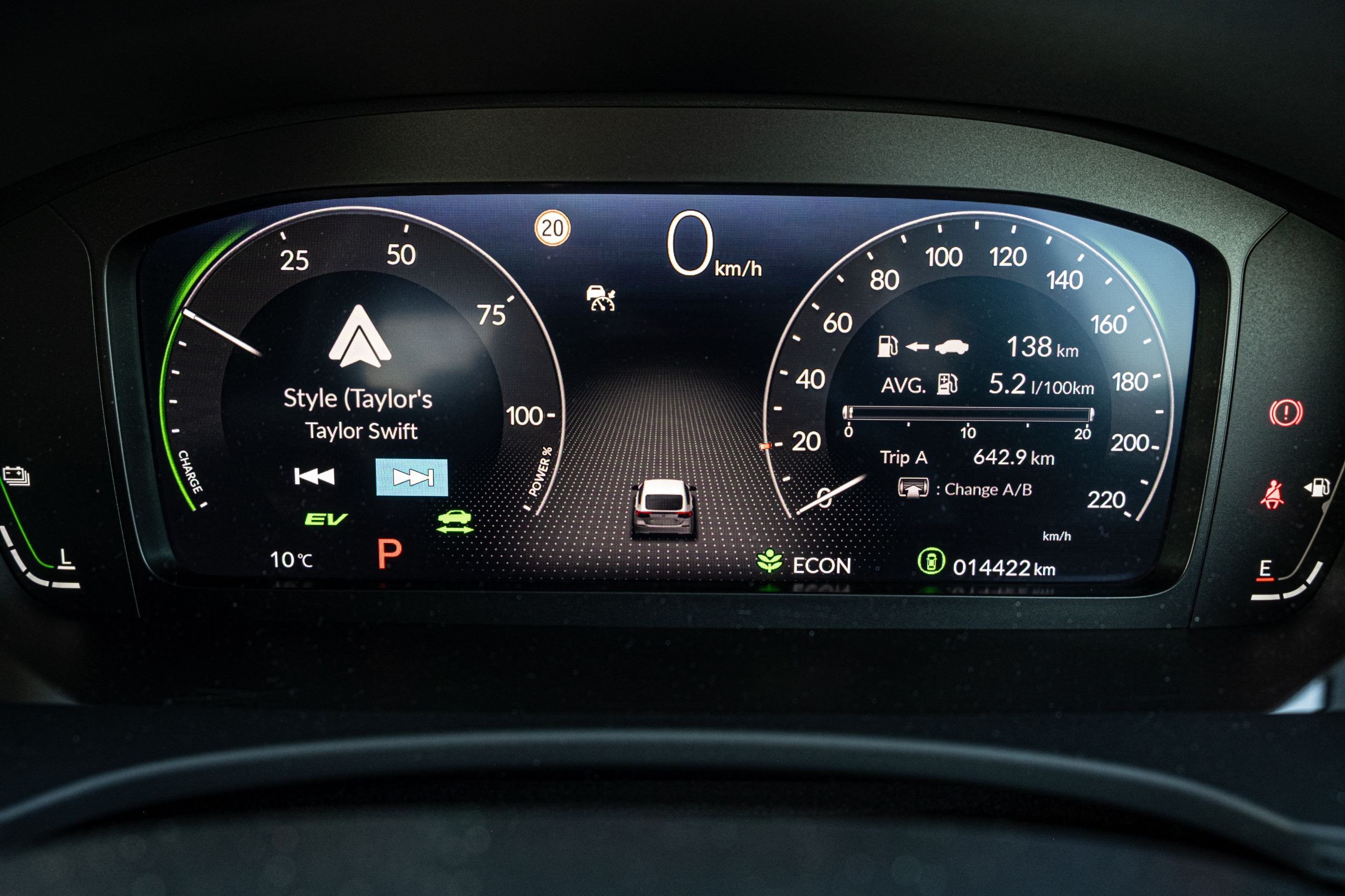 Honda Civic e HEV LX Review - 47
