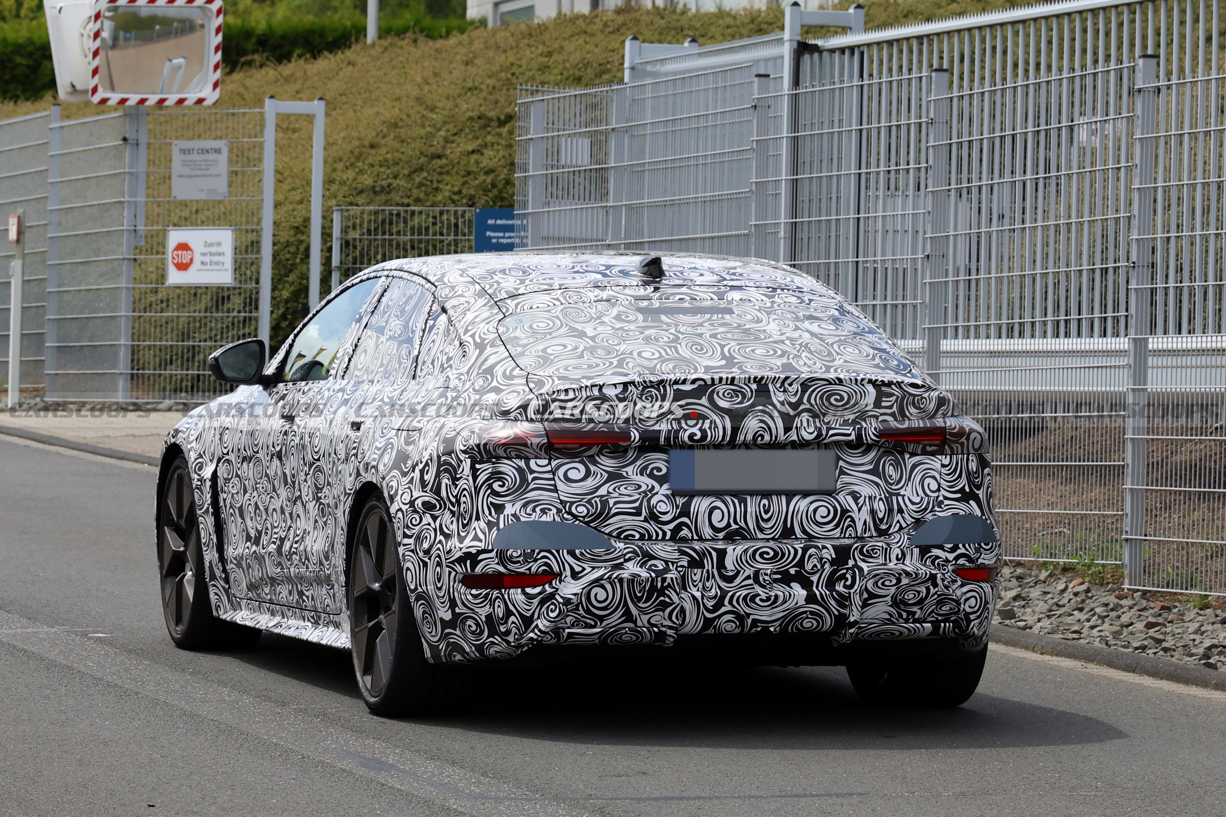 Audi S6 e-tron performance 717 111