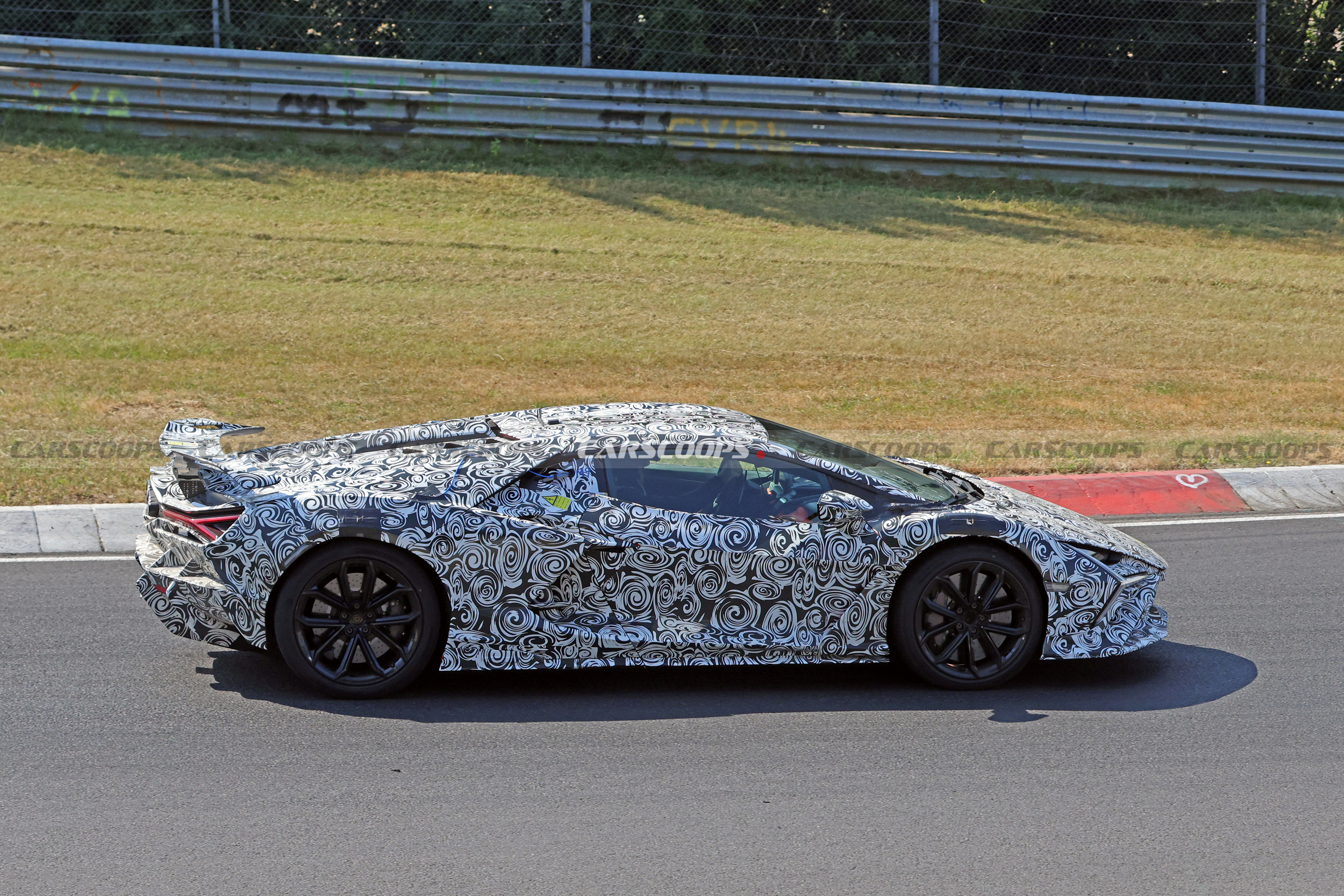 Lamborghini Revuelto SV 723 10