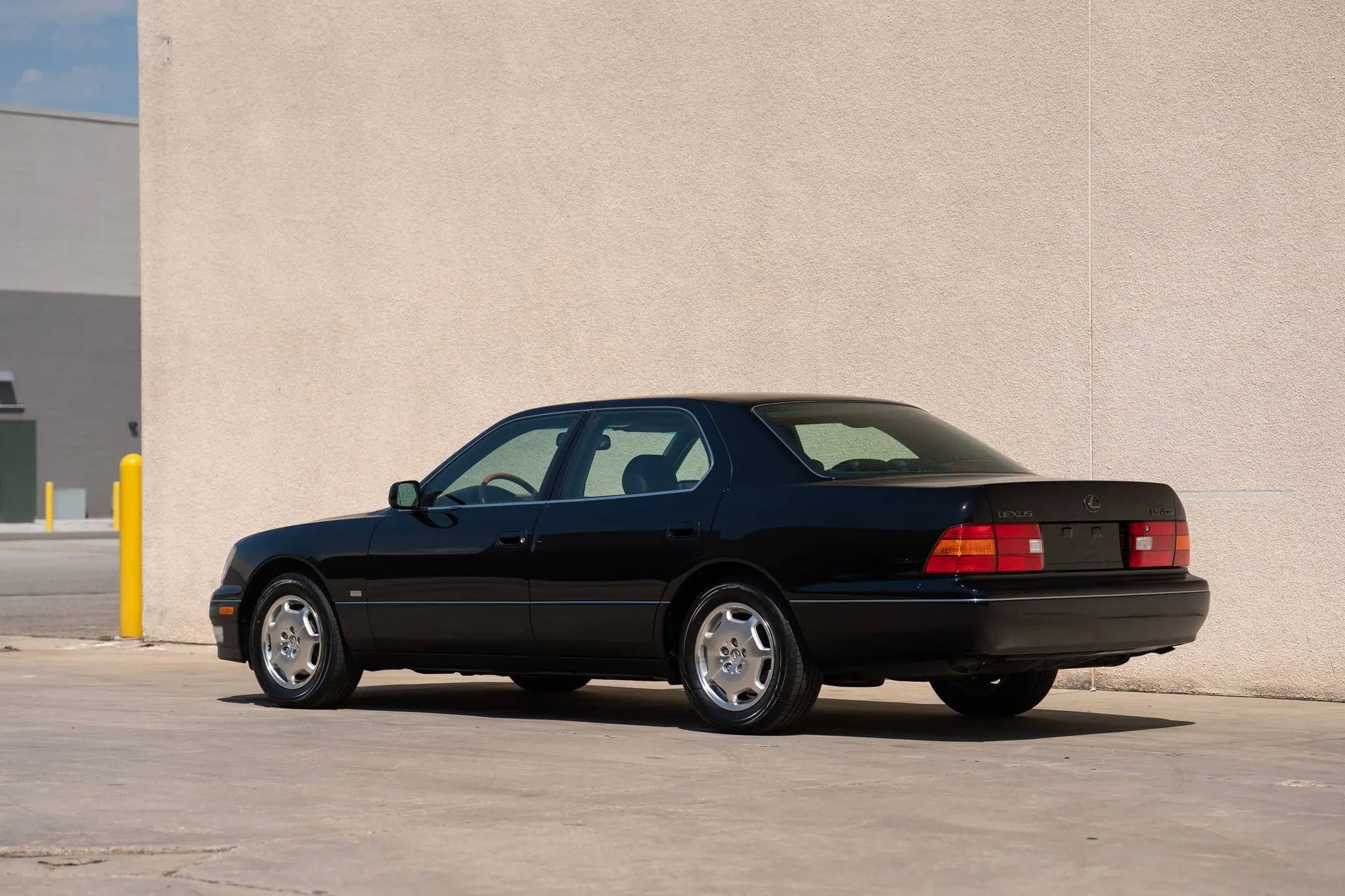 2000_Lexus_LS400_Platinum_Edition_012-scaled-61069