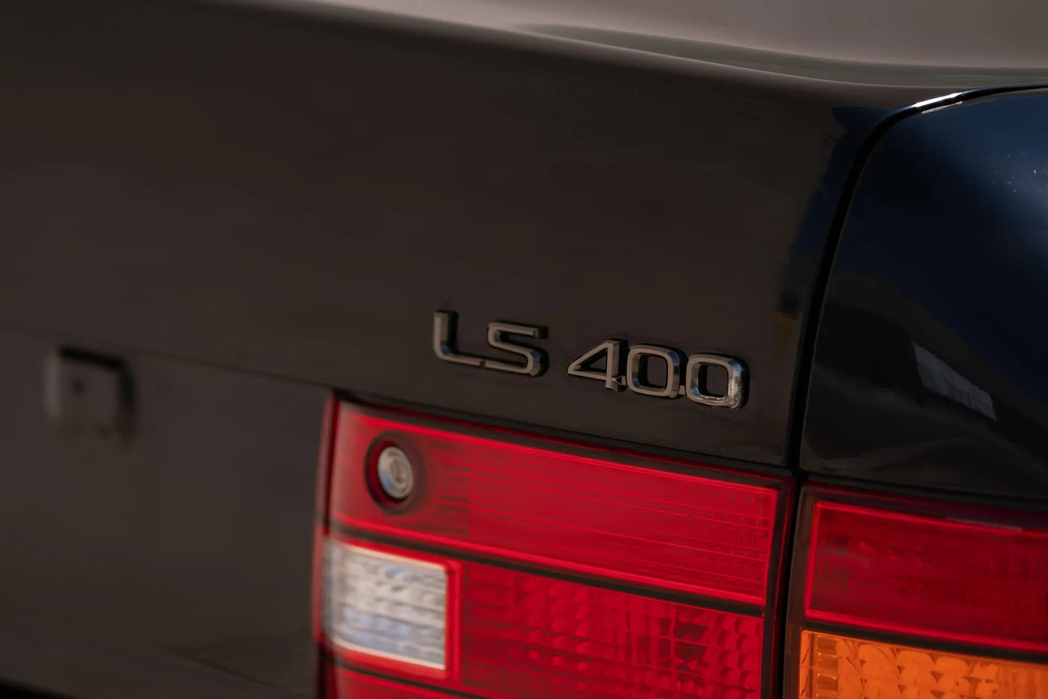 2000_Lexus_LS400_Platinum_Edition_055-scaled-61071
