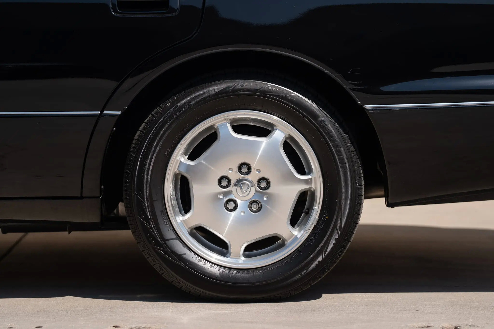 2000_Lexus_LS400_Platinum_Edition_109-scaled-61082