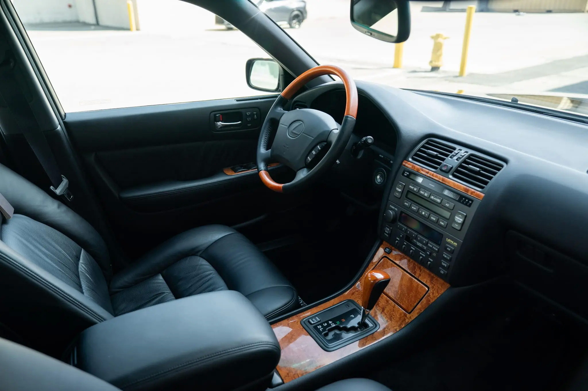 2000_Lexus_LS400_Platinum_Edition_117-scaled-61080