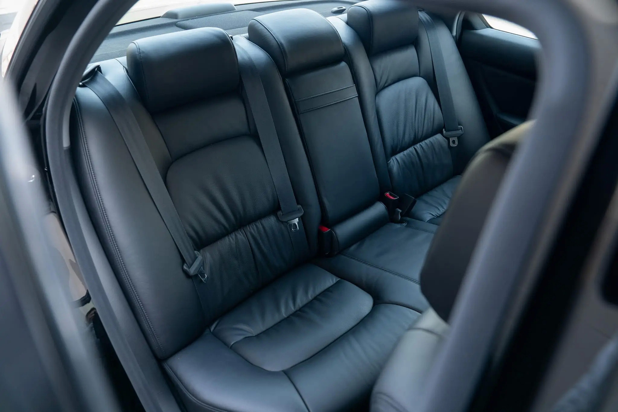 2000_Lexus_LS400_Platinum_Edition_131-scaled-61082
