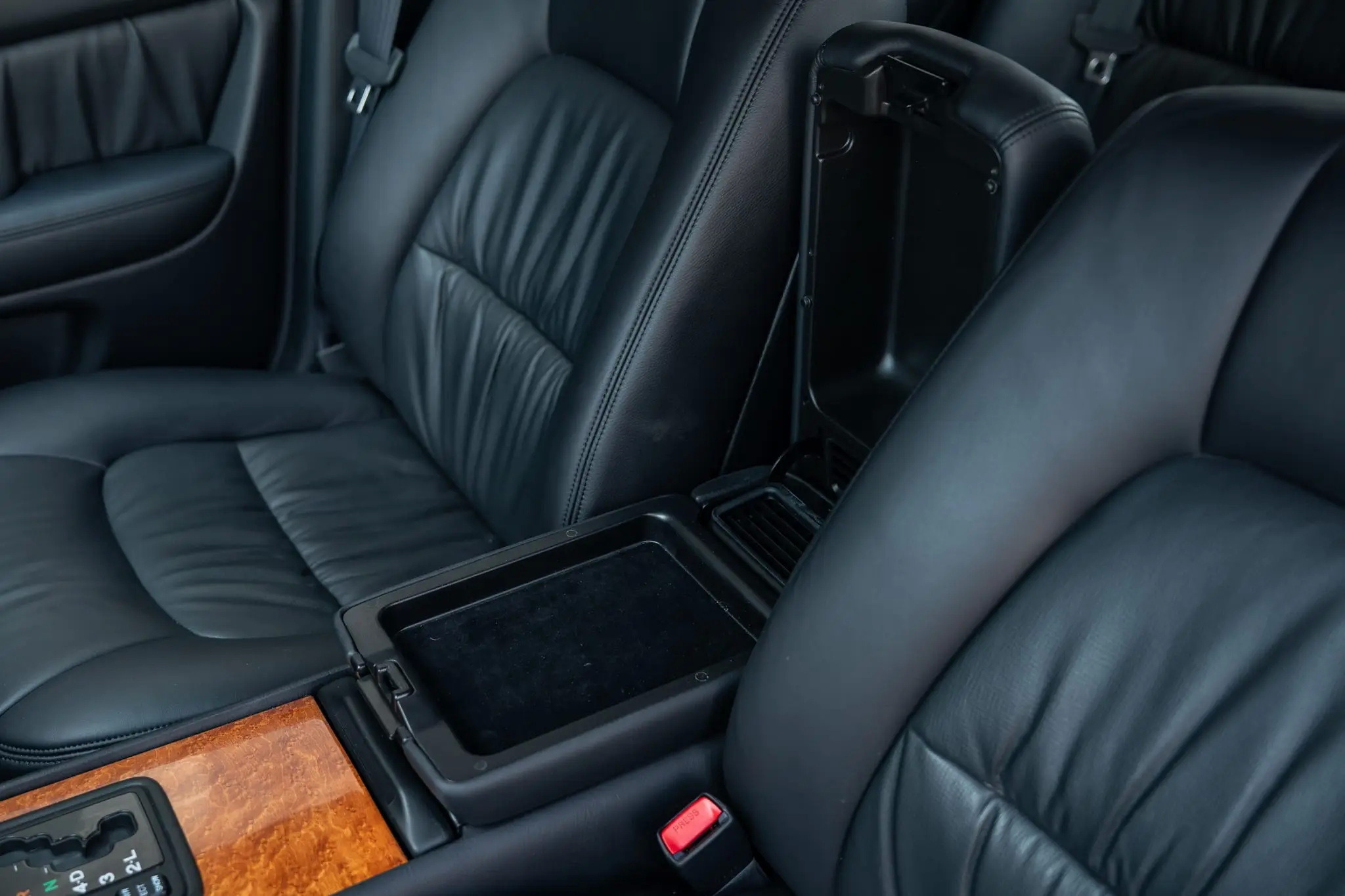 2000_Lexus_LS400_Platinum_Edition_145-scaled-61085