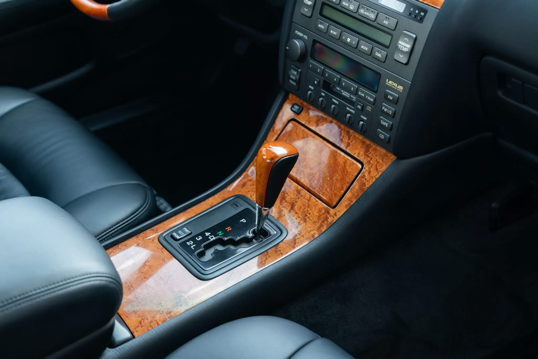 2000_Lexus_LS400_Platinum_Edition_148-scaled-61084