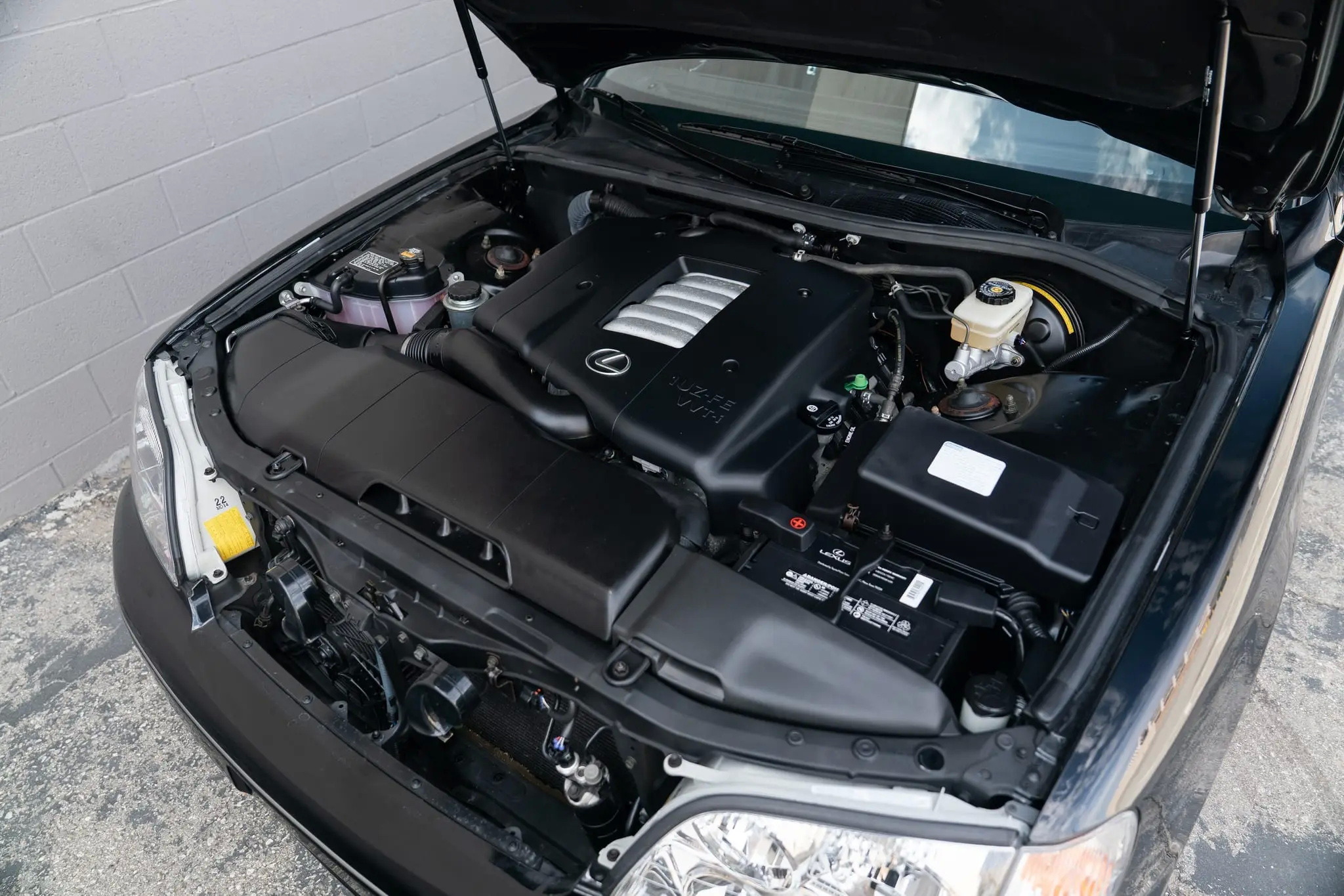 2000_Lexus_LS400_Platinum_Edition_209-scaled-61092