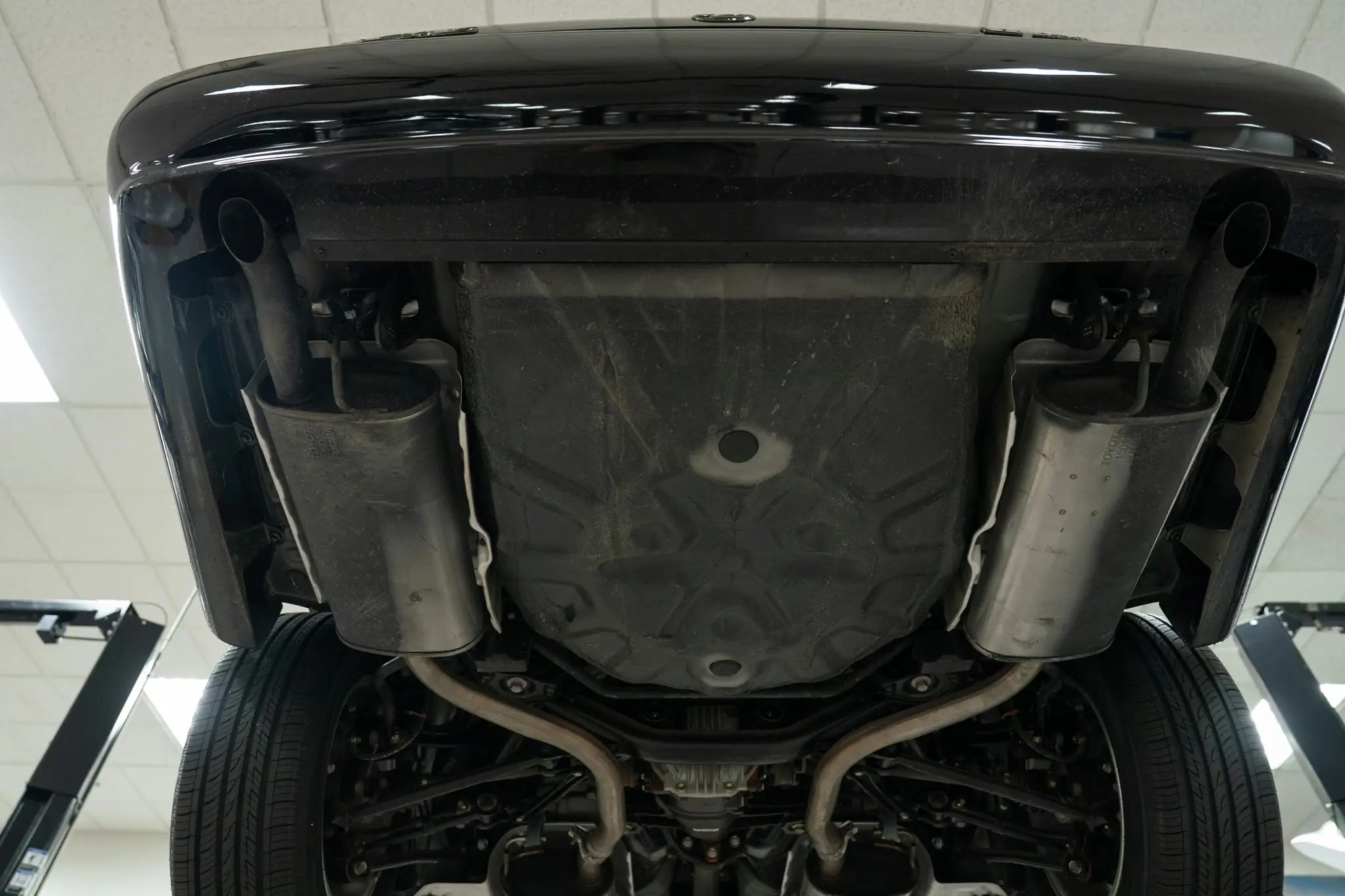 2000_Lexus_LS400_Platinum_Edition_234-scaled-61095