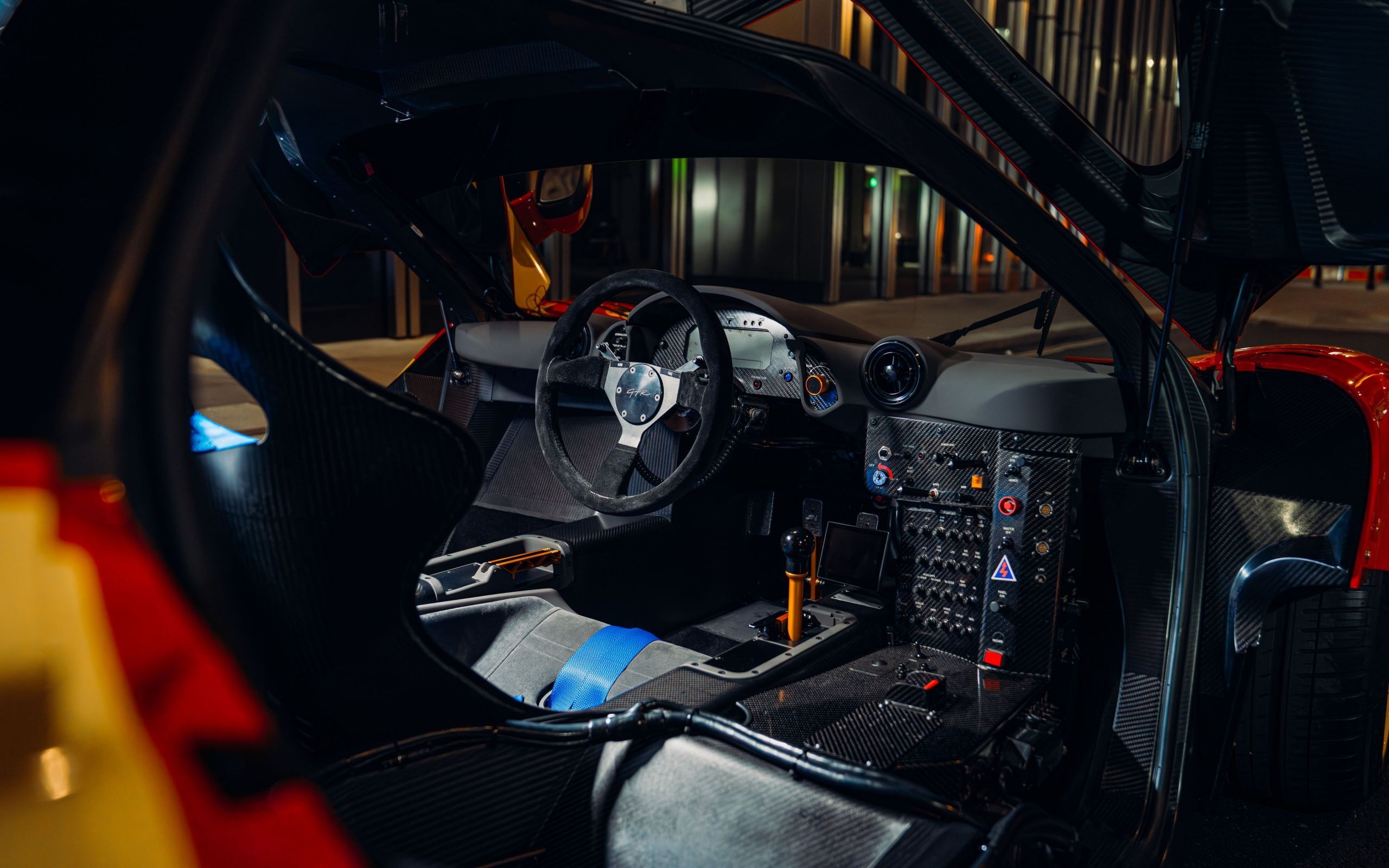 McLaren F1 GTR Auction RM Sothebys - 18