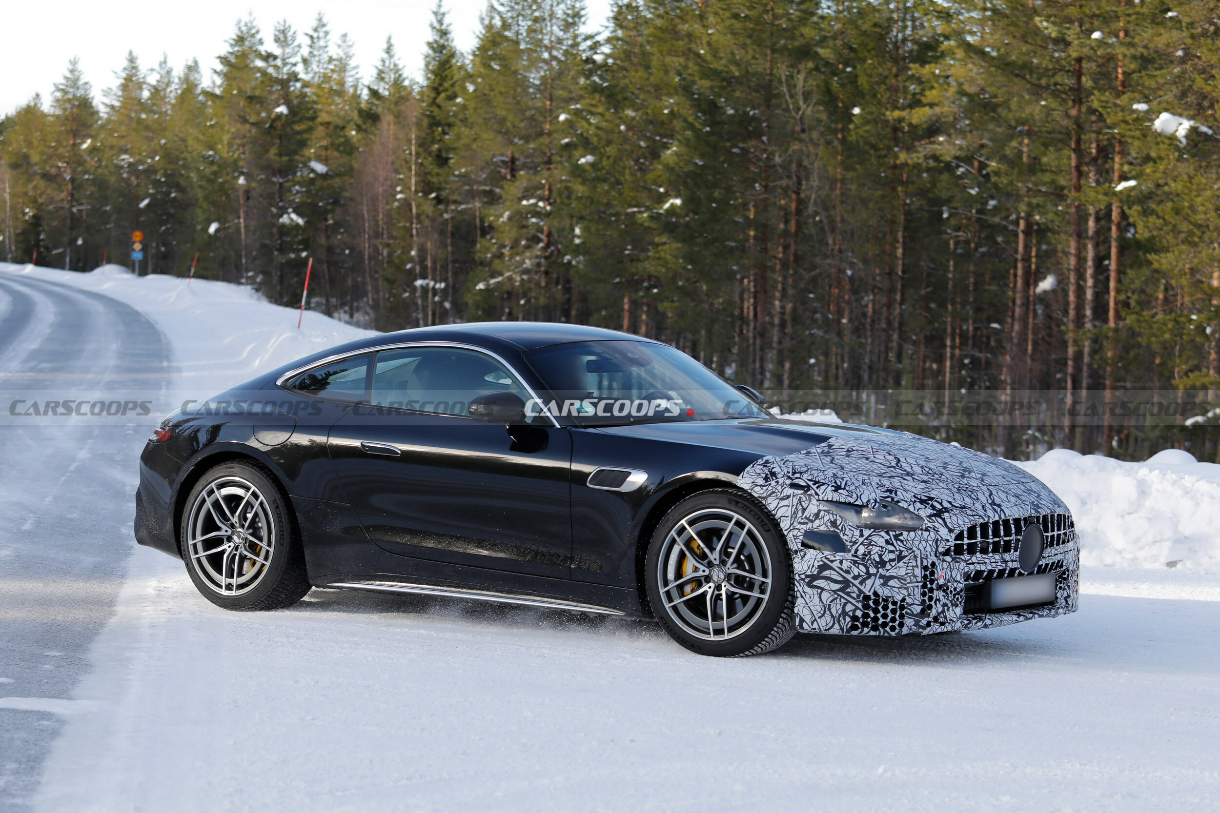 2027 Mercedes-AMG GT 305 5
