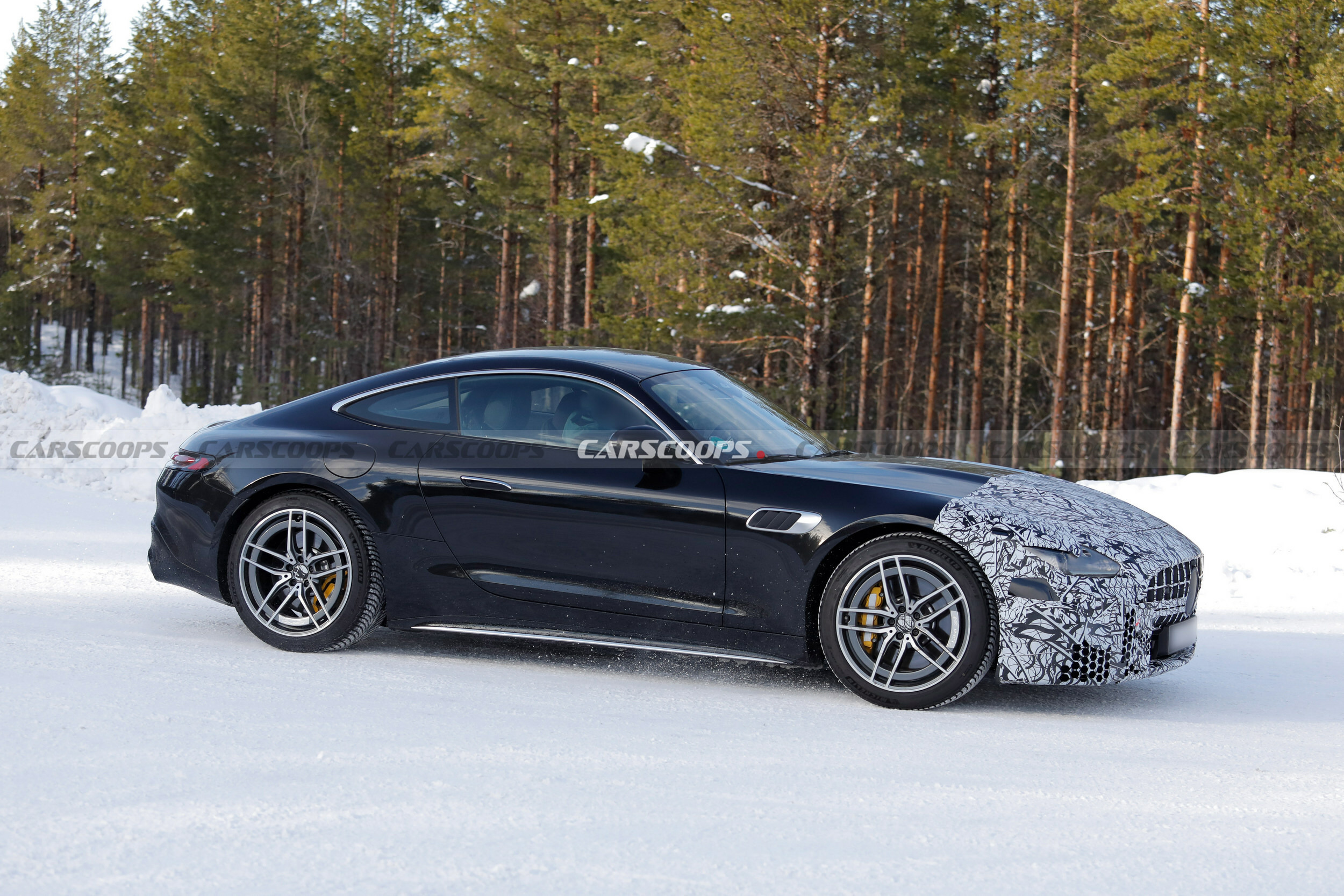 2027 Mercedes-AMG GT 305 6