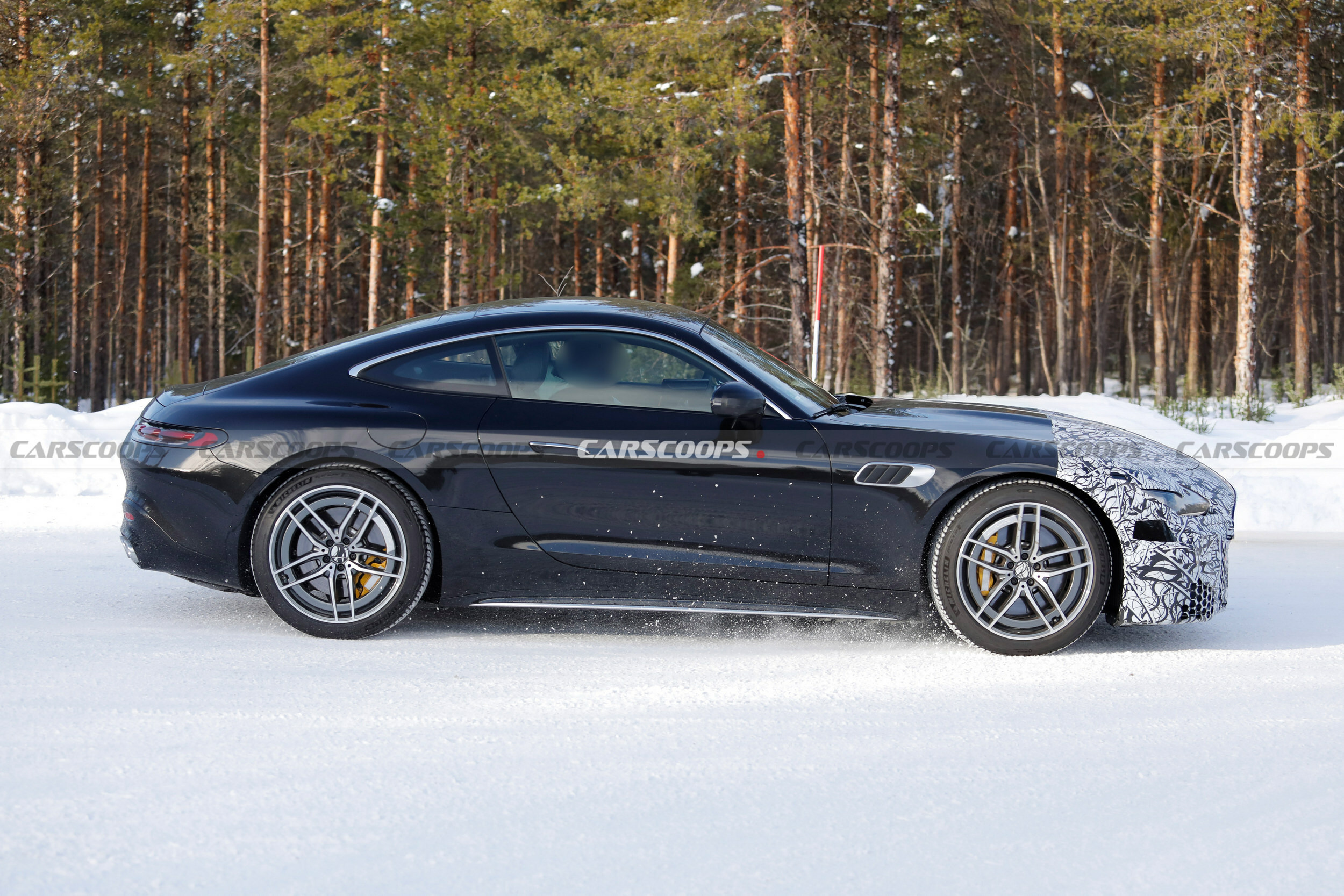 2027 Mercedes-AMG GT 305 7