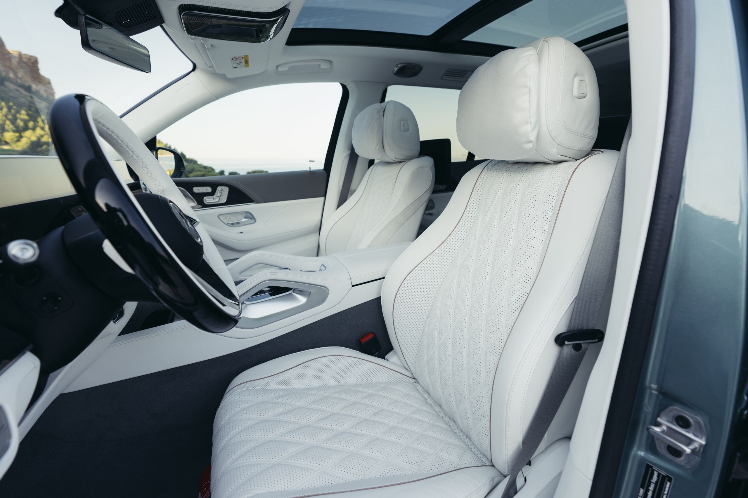 2026 Mercedes-Maybach GLS 680 - 21