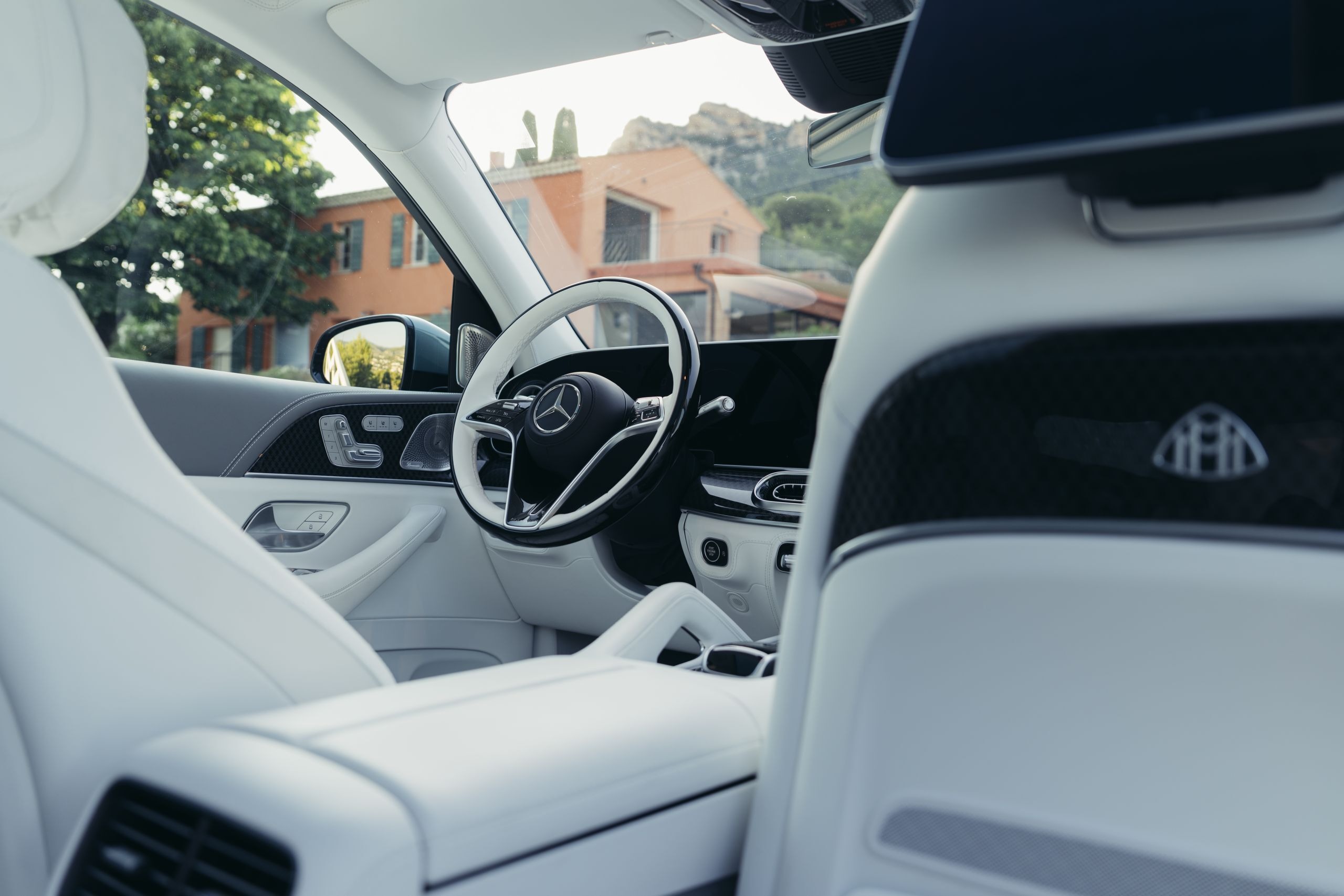 2026 Mercedes-Maybach GLS 680 - 27