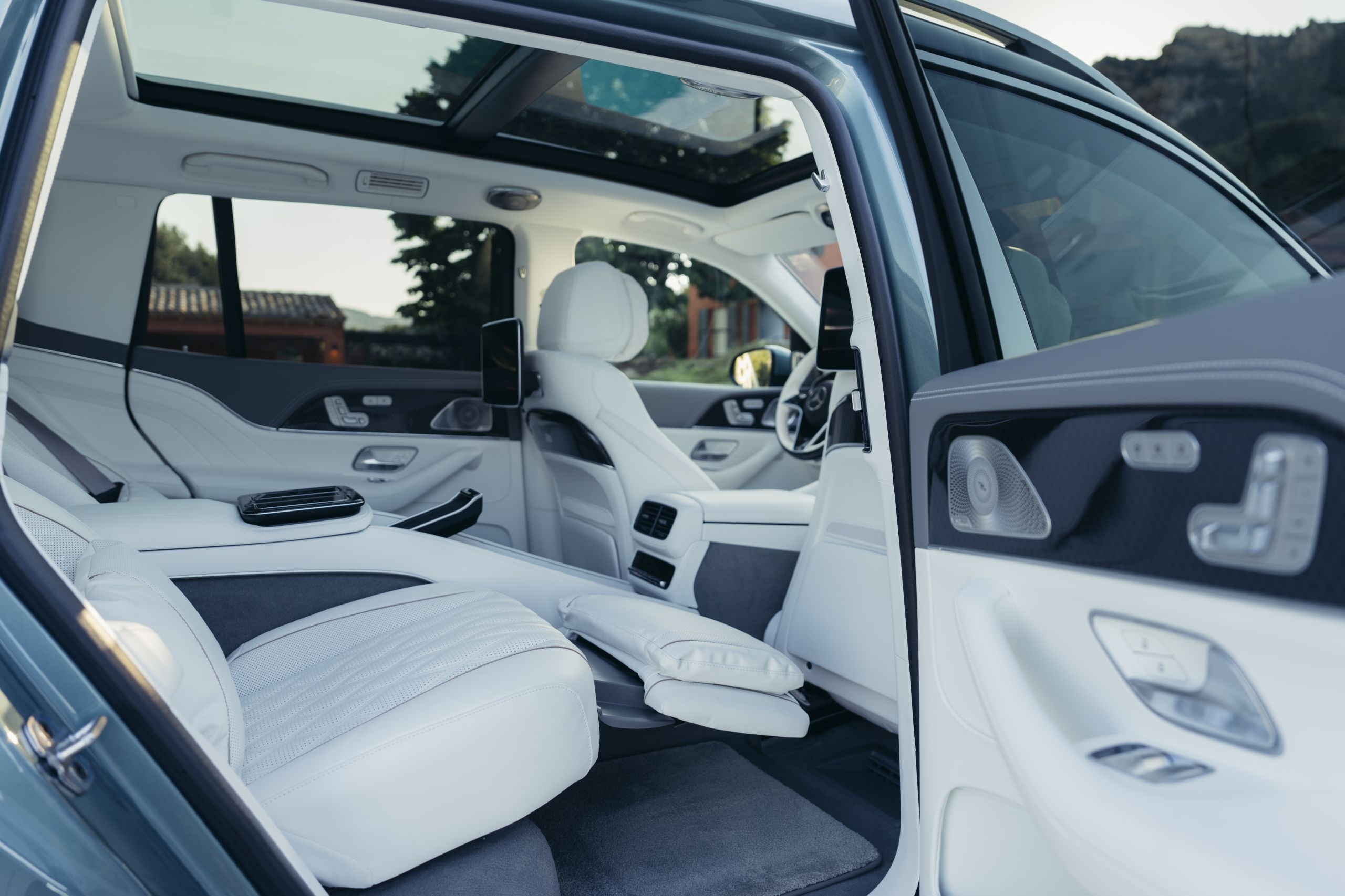 2026 Mercedes-Maybach GLS 680 - 28