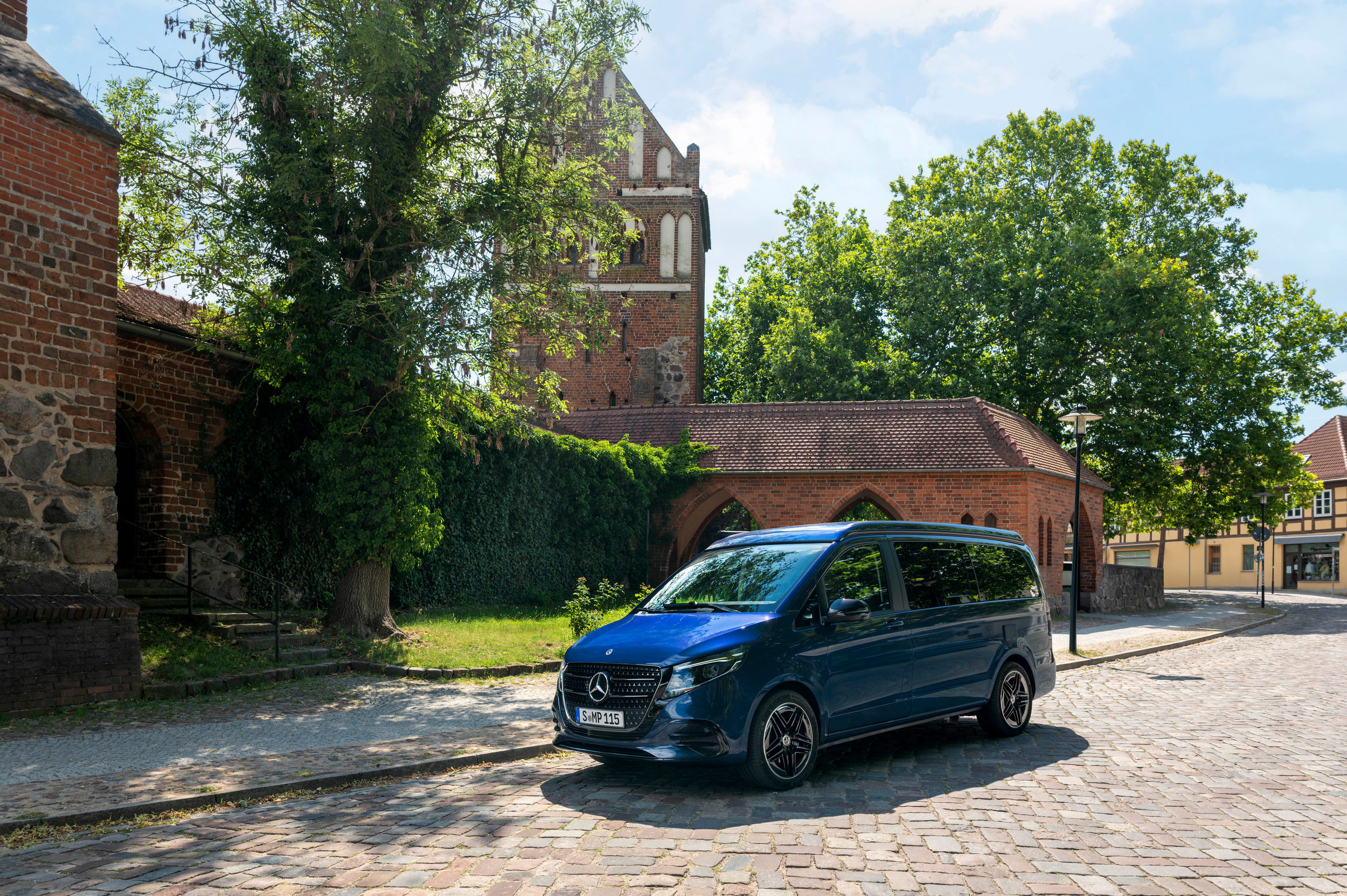 Mercedes Marco Polo 727 45