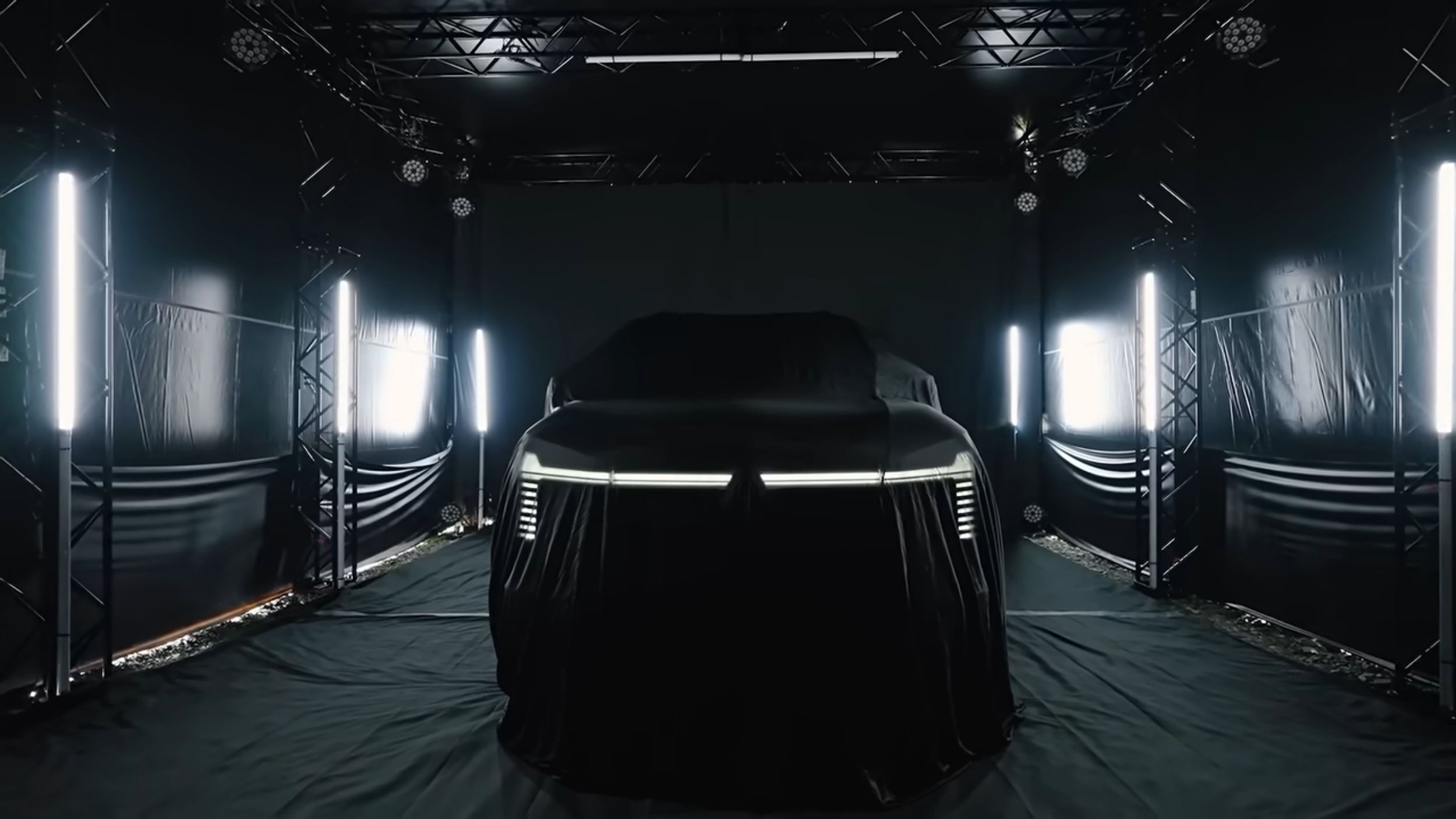 Mitsubishi Pajero Preview - Fans (2)