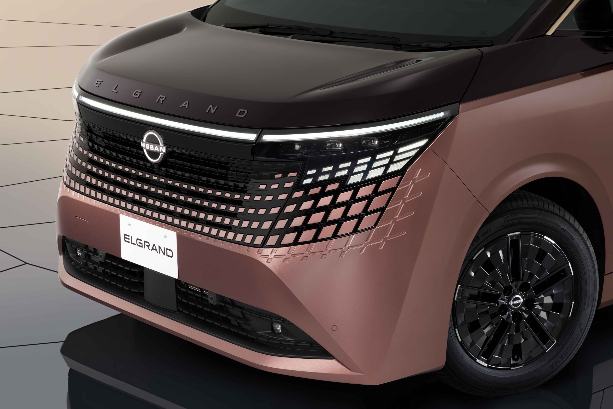Nissan Elgrand Japan Launch - 02