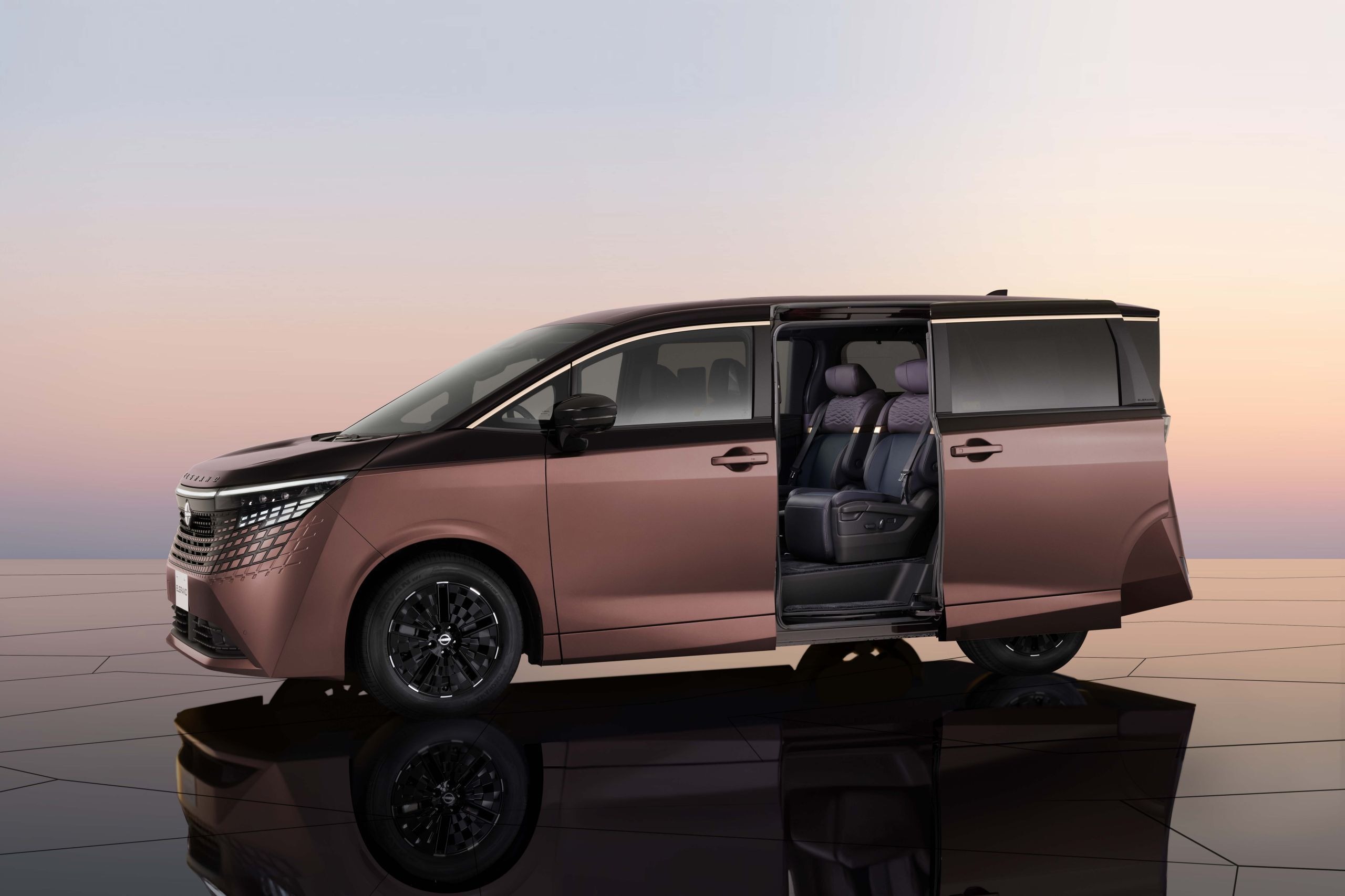 Nissan Elgrand Japan Launch - 04