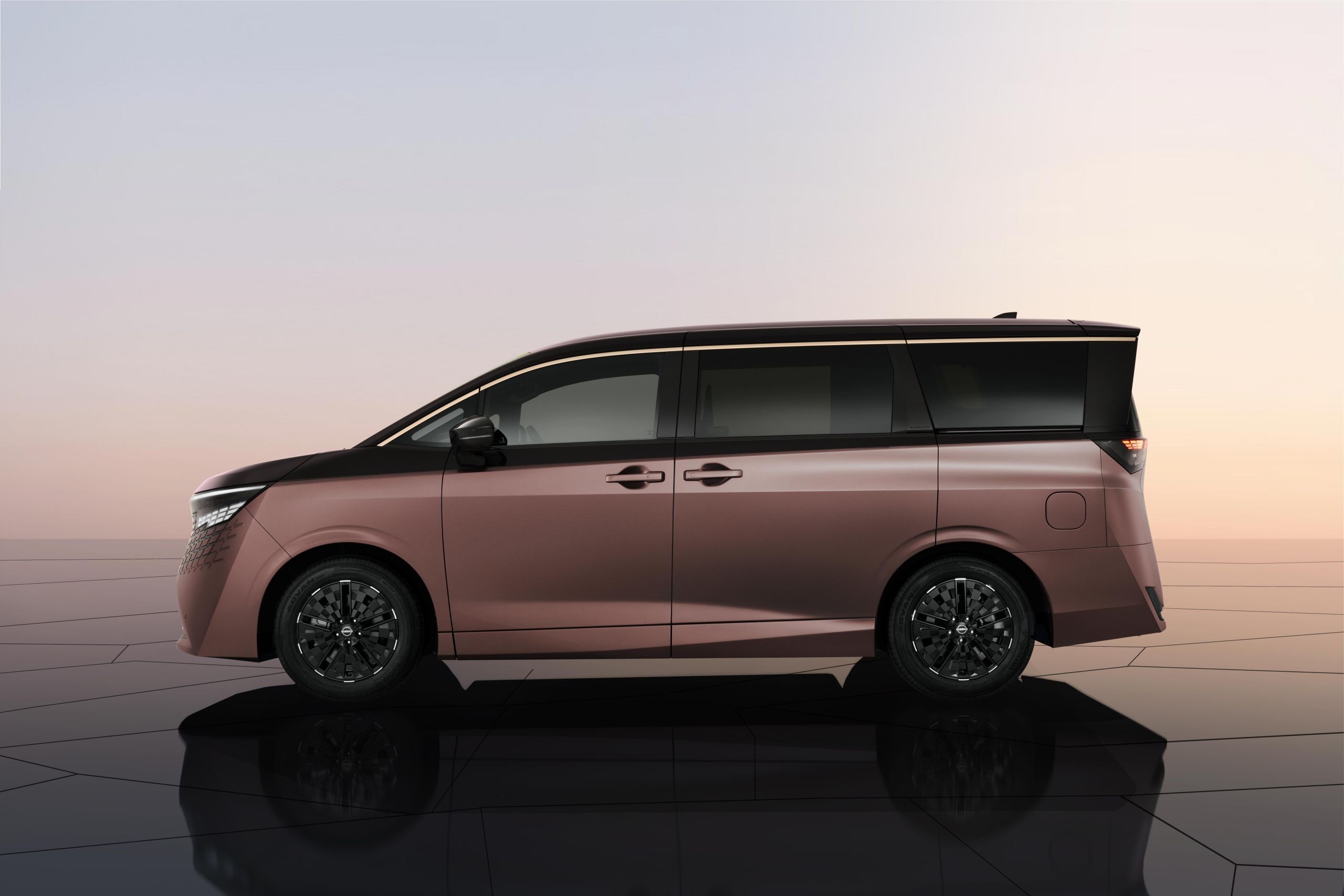 Nissan Elgrand Japan Launch - 05