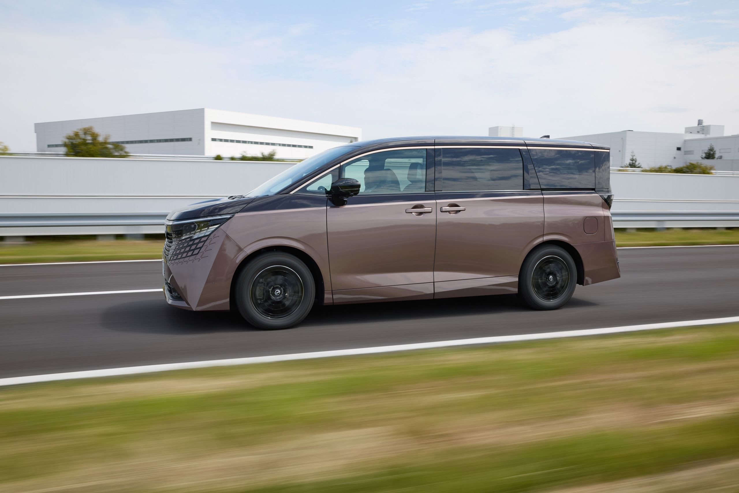 Nissan Elgrand Japan Launch - 07