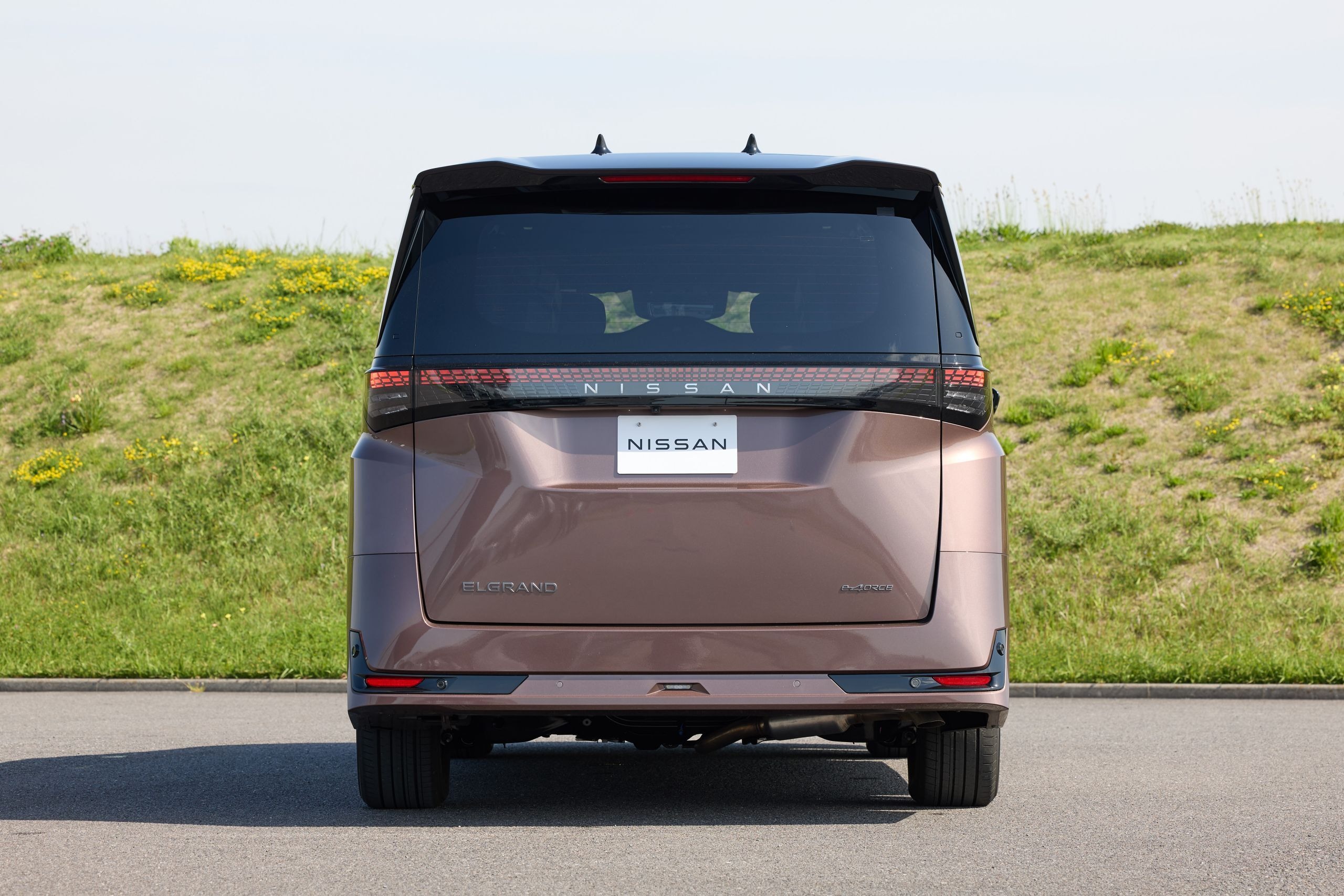 Nissan Elgrand Japan Launch - 08