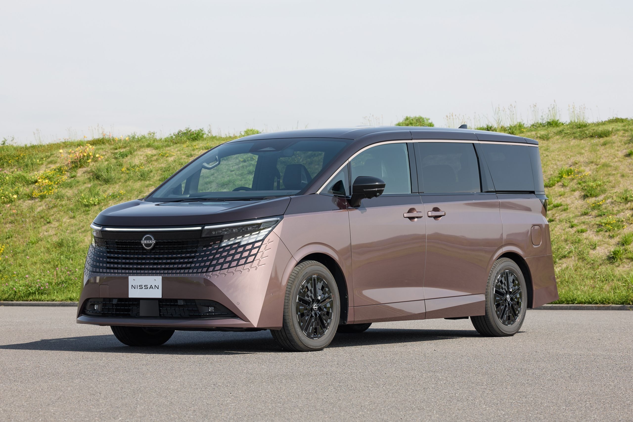 Nissan Elgrand Japan Launch - 13