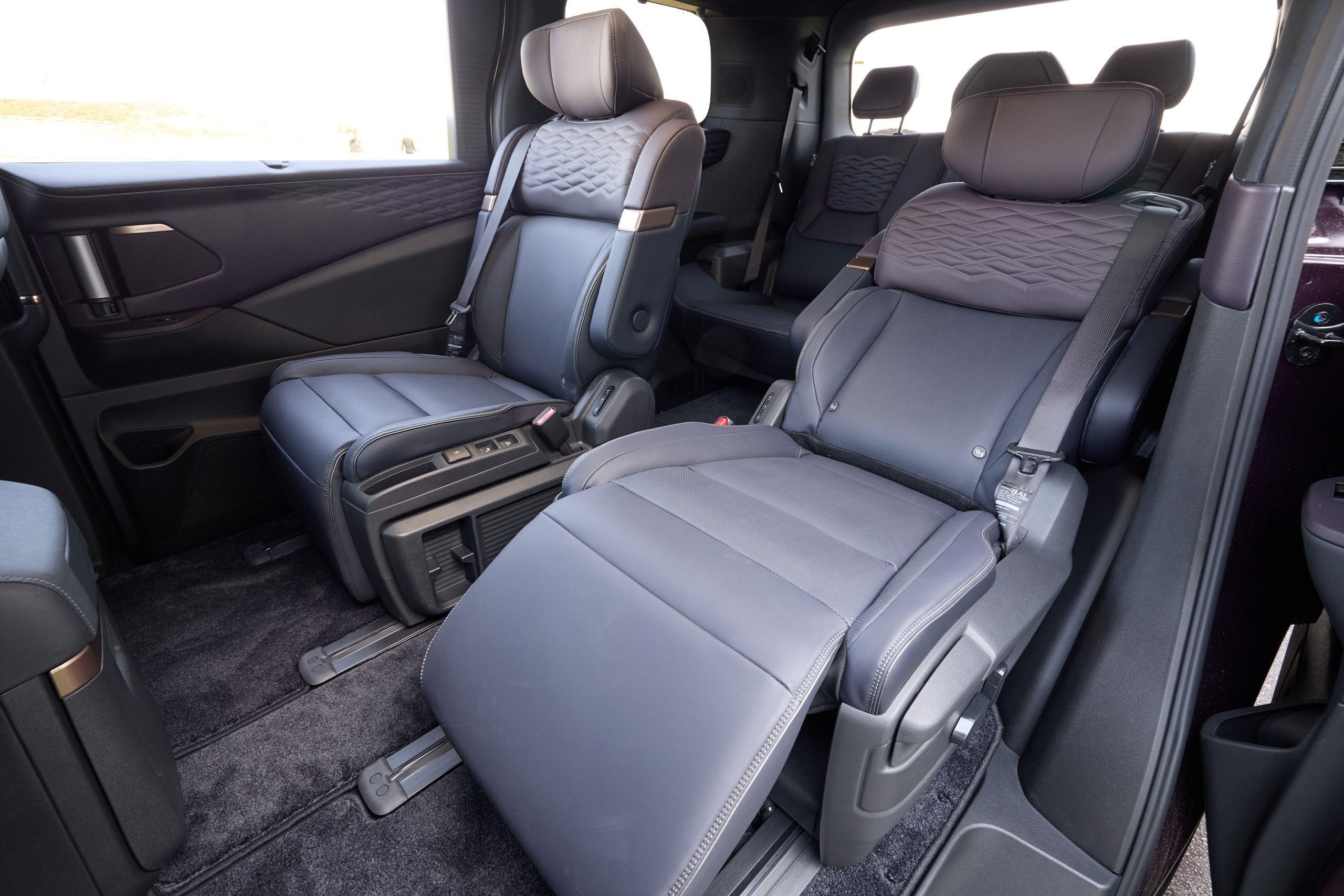 Nissan Elgrand Japan Launch - 17