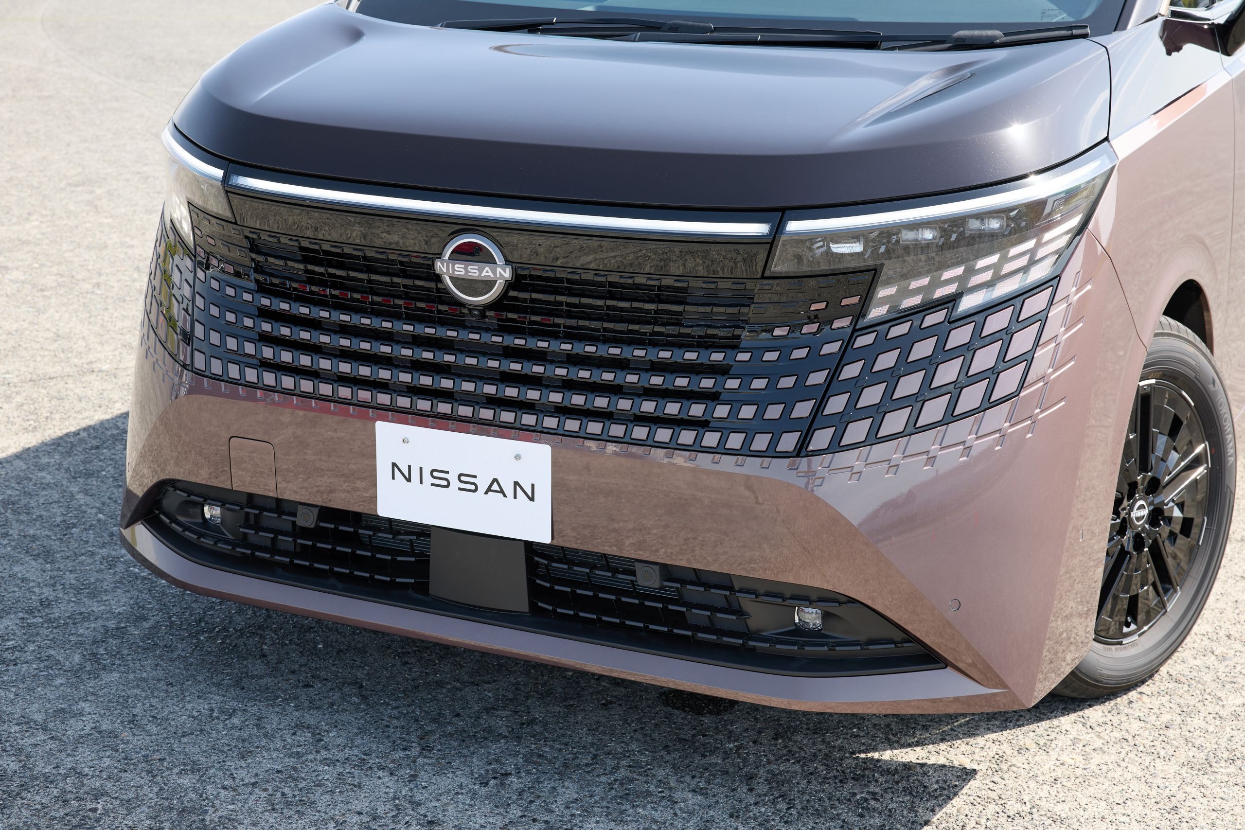 Nissan Elgrand Japan Launch - 32