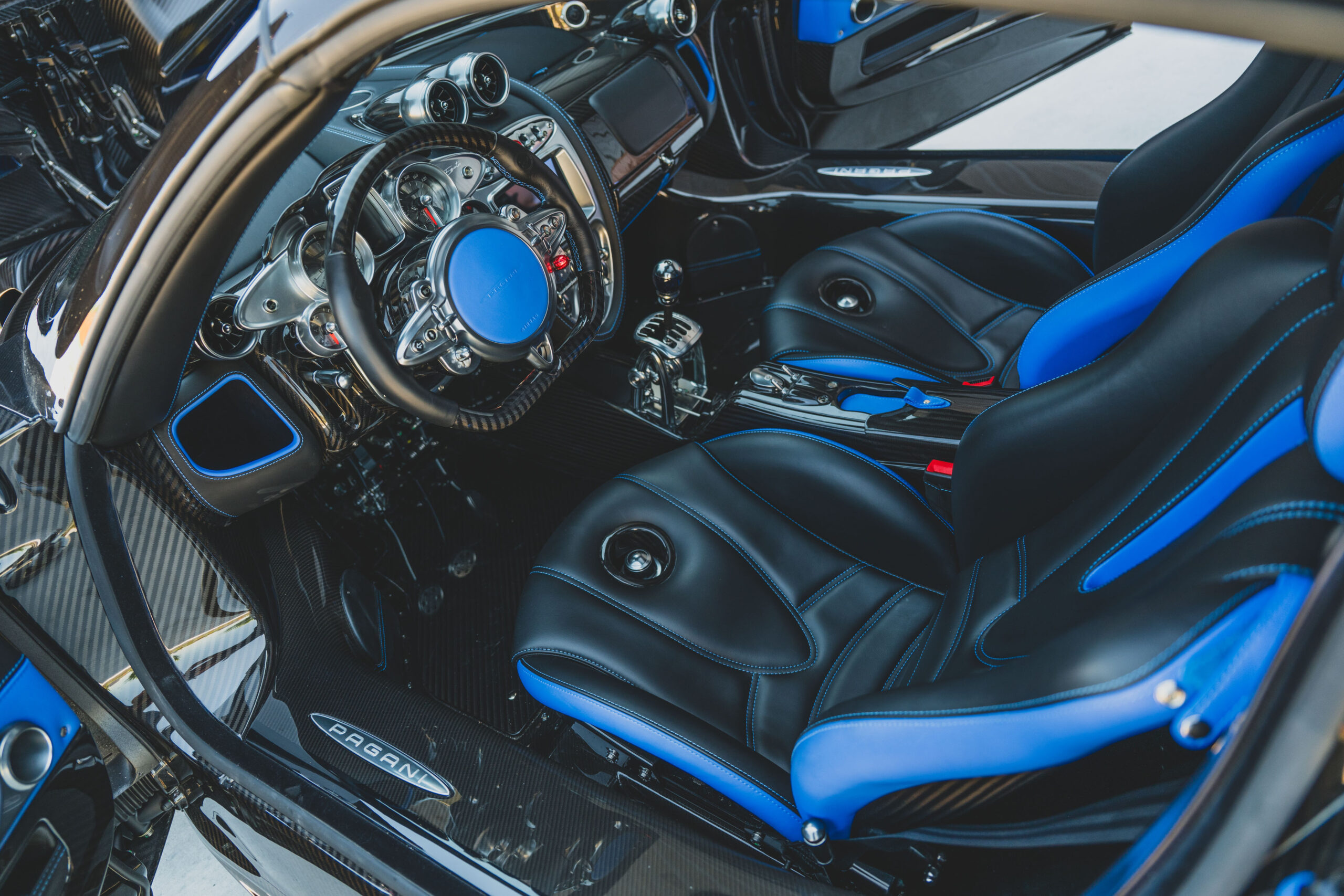 2024-Pagani-Huayra-Roadster--Executor-_1468127