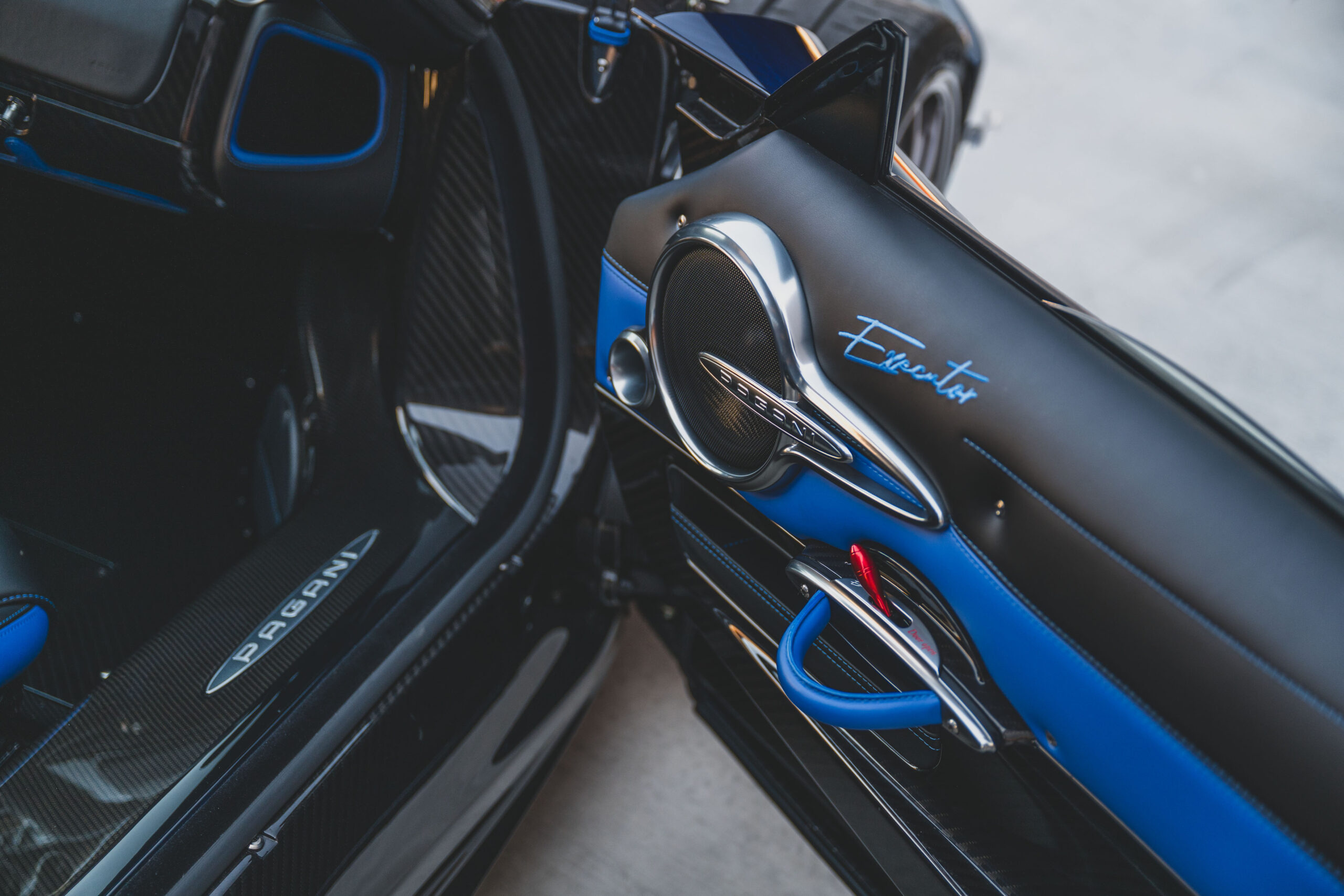 2024-Pagani-Huayra-Roadster--Executor-_1468171