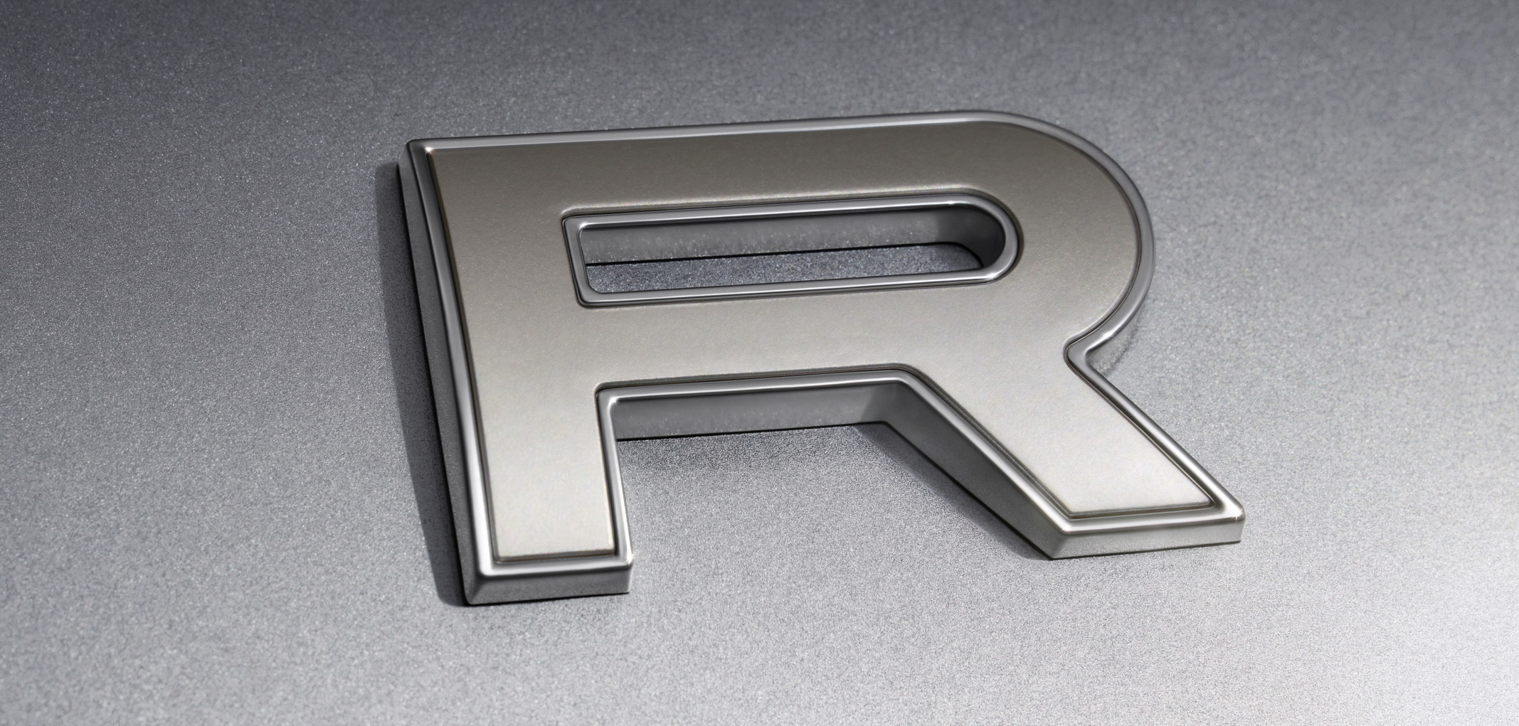 RR_SV_Ultra_27MY_Detail_Script_Badging_09_290426